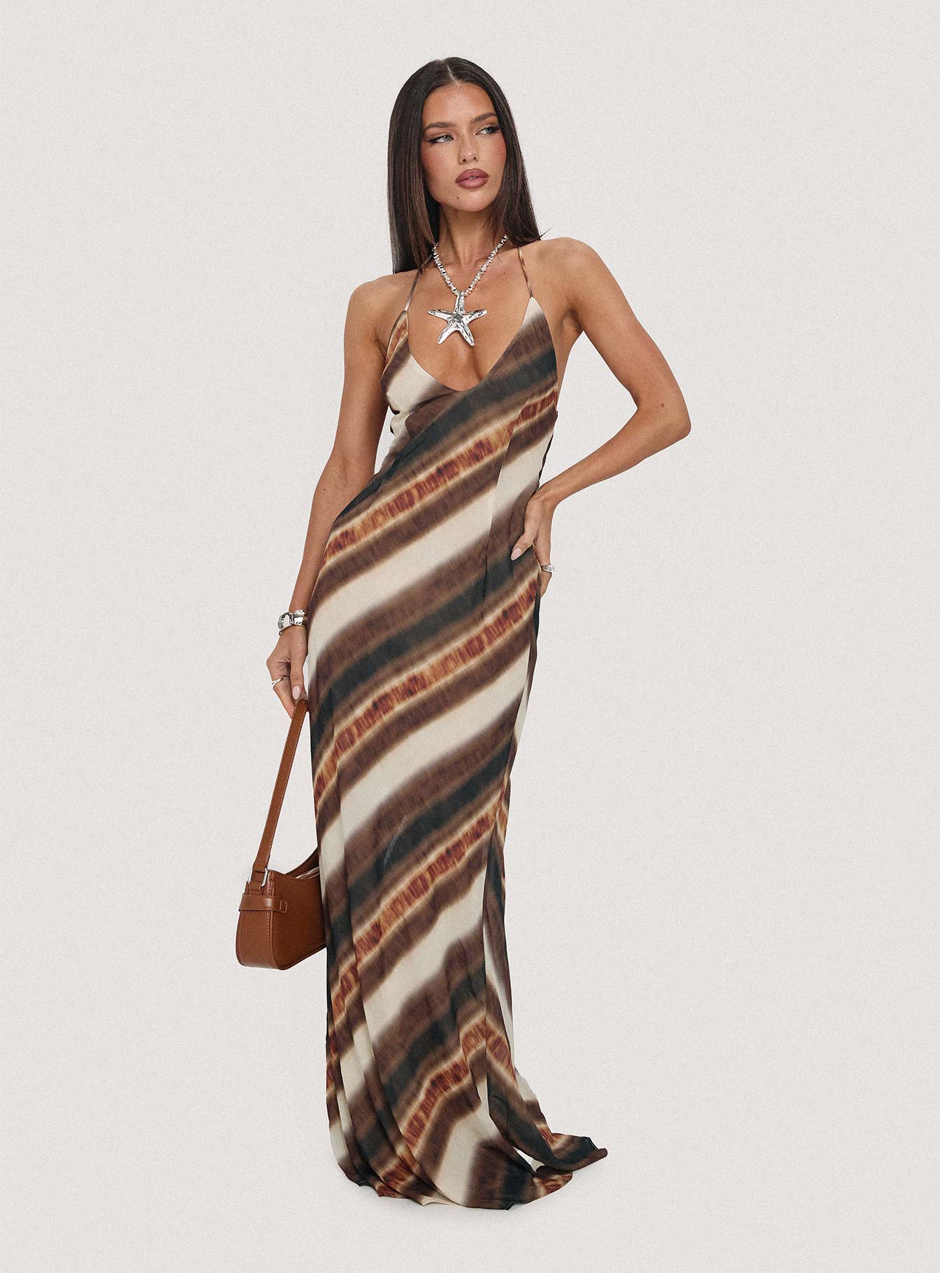 Esmira Kahverengi Çizgili Sırt Dekolteli Halter Maxi Elbise