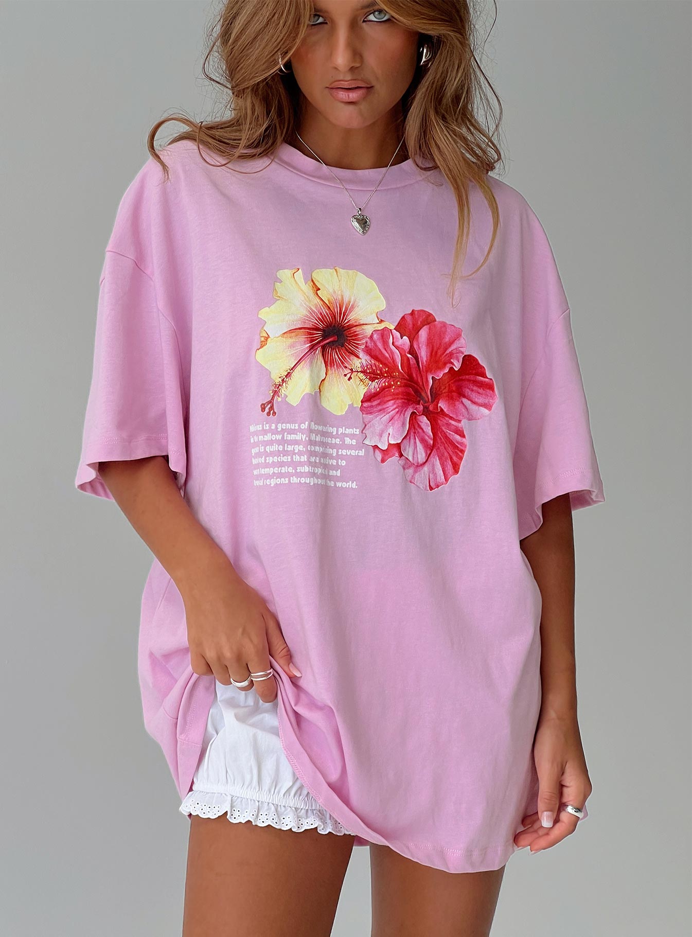 Hibiskus Desenli Oversize Pembe Tişört