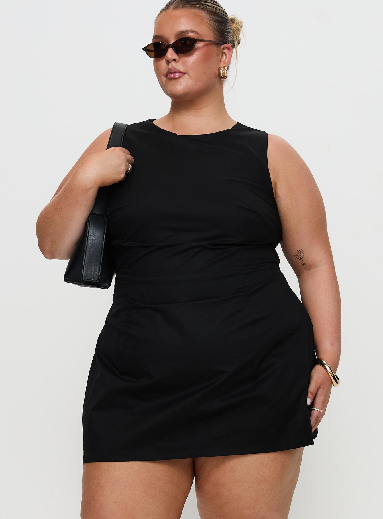 Yumiko Siyah Kavisli Romper