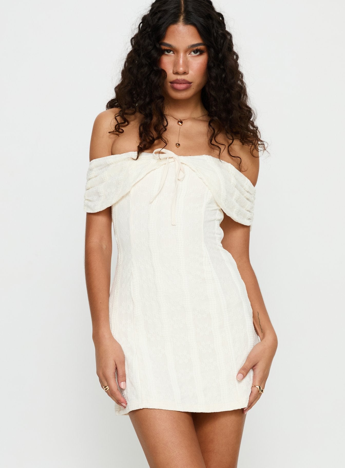 Krem Renk Off-Shoulder Mini Elbise