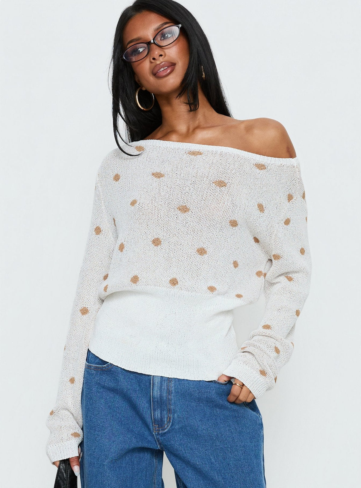 Harvy Off Shoulder Beyaz Puantiye Triko Kazak