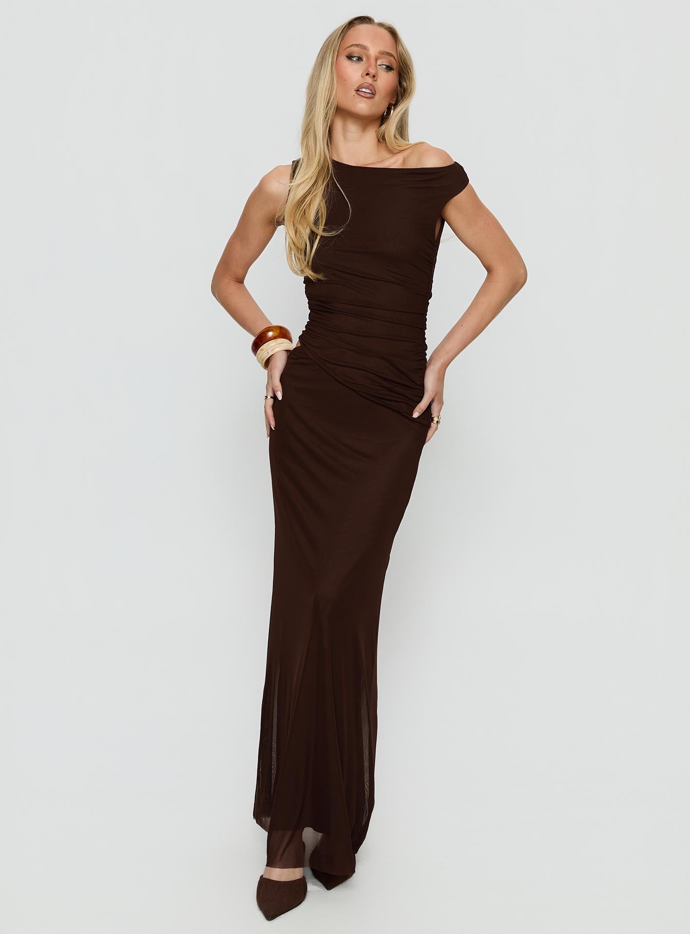 Krystyna Çikolata Renk Off-Shoulder Maxi Elbise