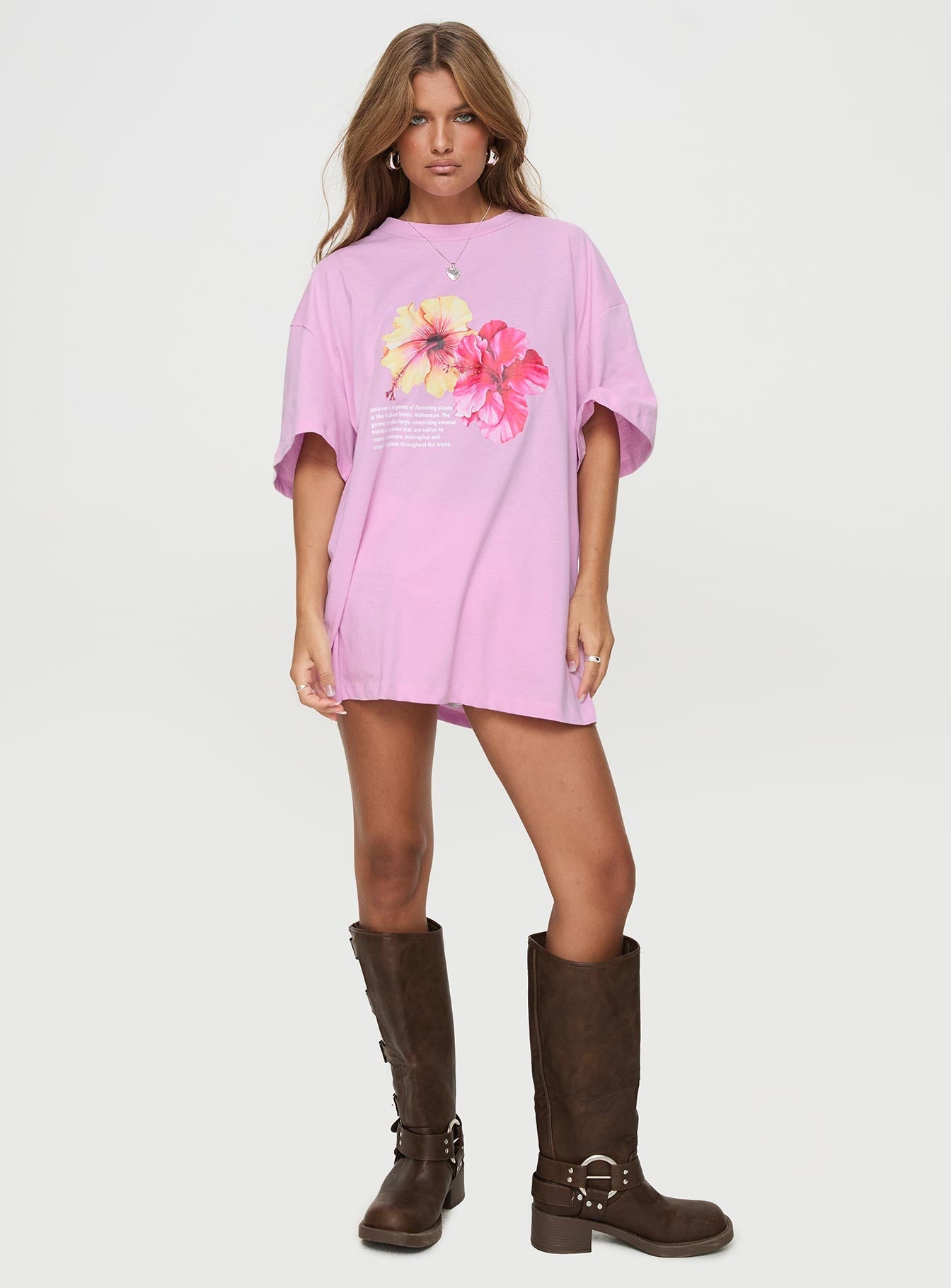Hibiskus Desenli Oversize Pembe Tişört