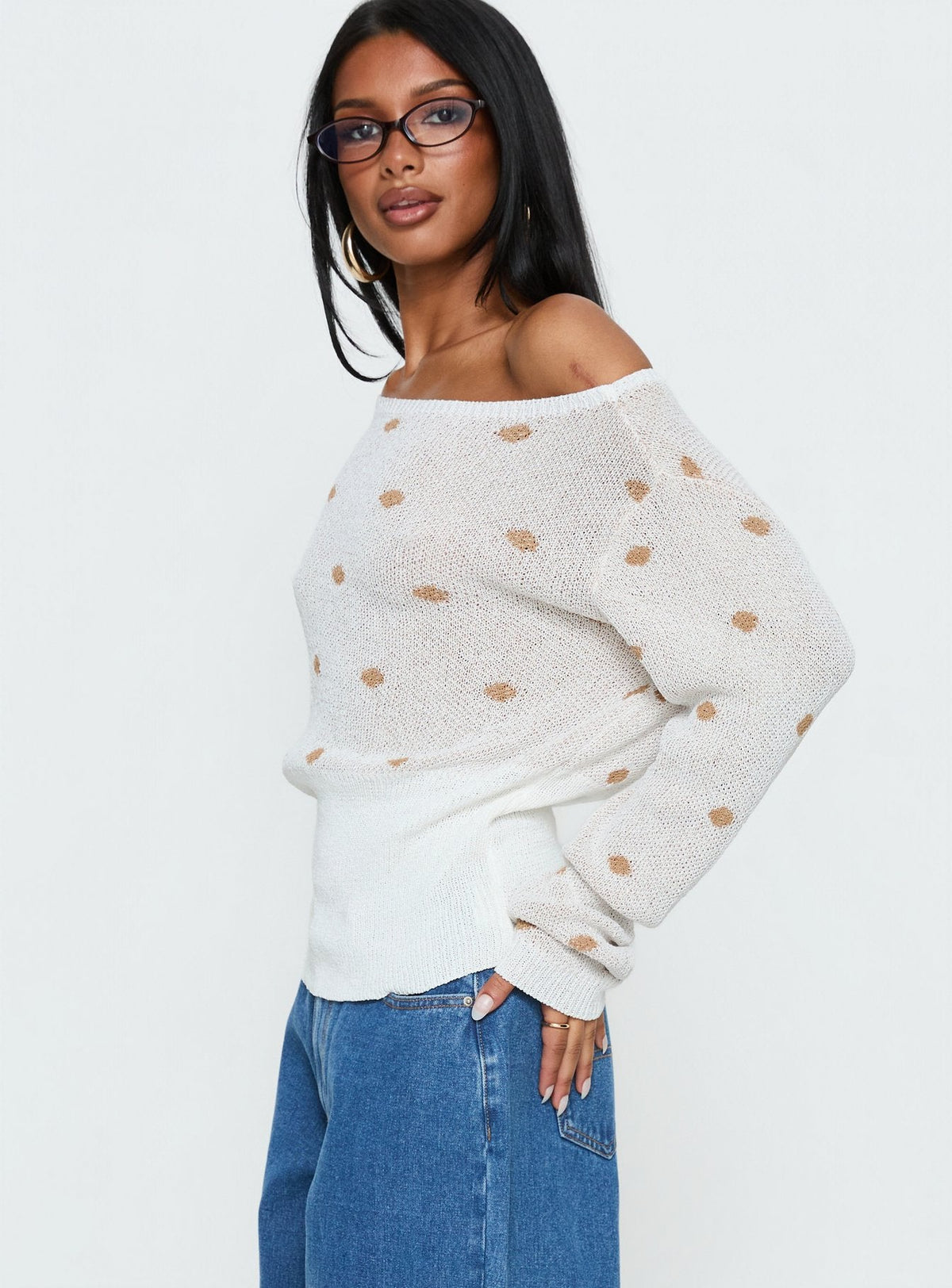 Harvy Off Shoulder Beyaz Puantiye Triko Kazak