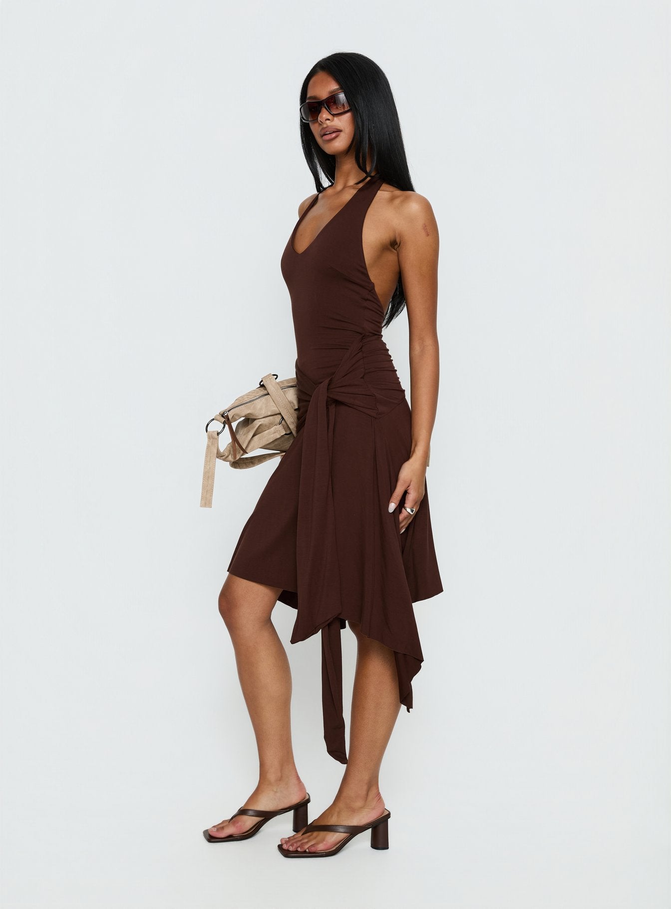 Çikolata Renk Asimetrik Halter Midi Elbise - Ay Işığı