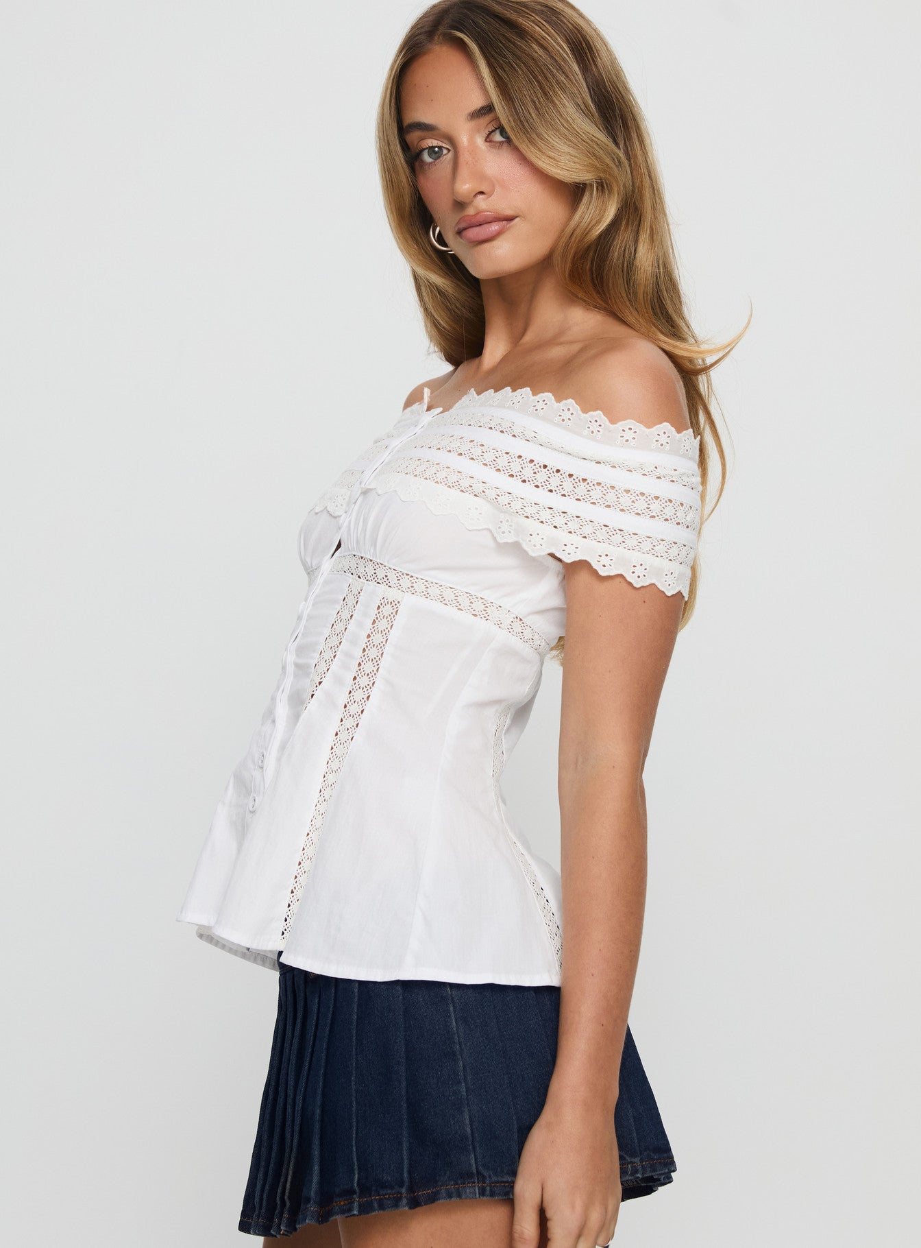 Beyaz Off Shoulder Dantel Bluz