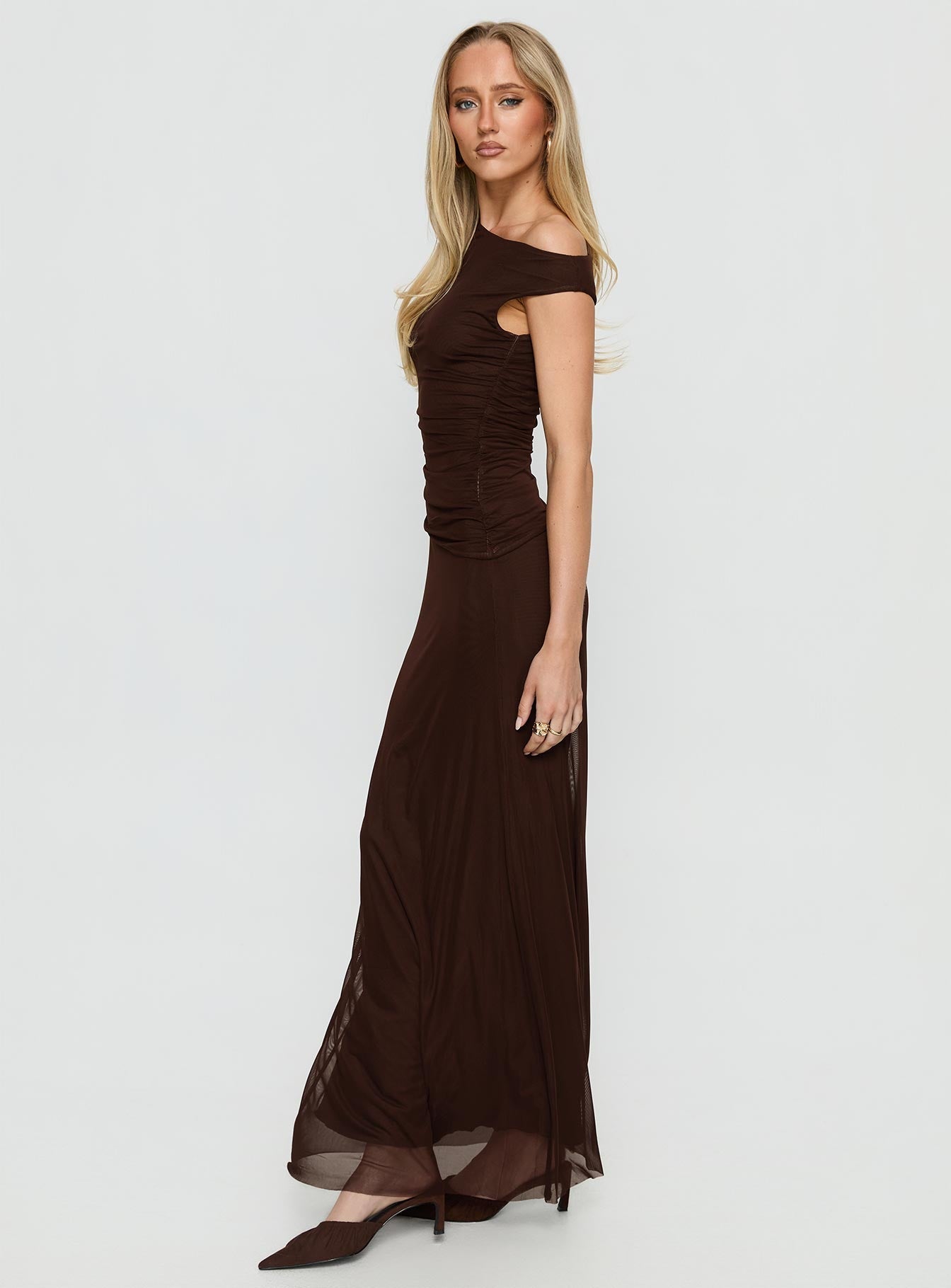 Krystyna Çikolata Renk Off-Shoulder Maxi Elbise