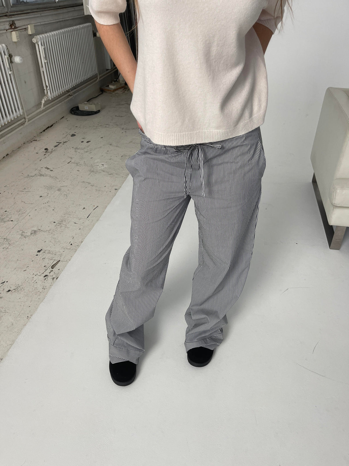Siyah Çizgili Düşük Bel Pantolon