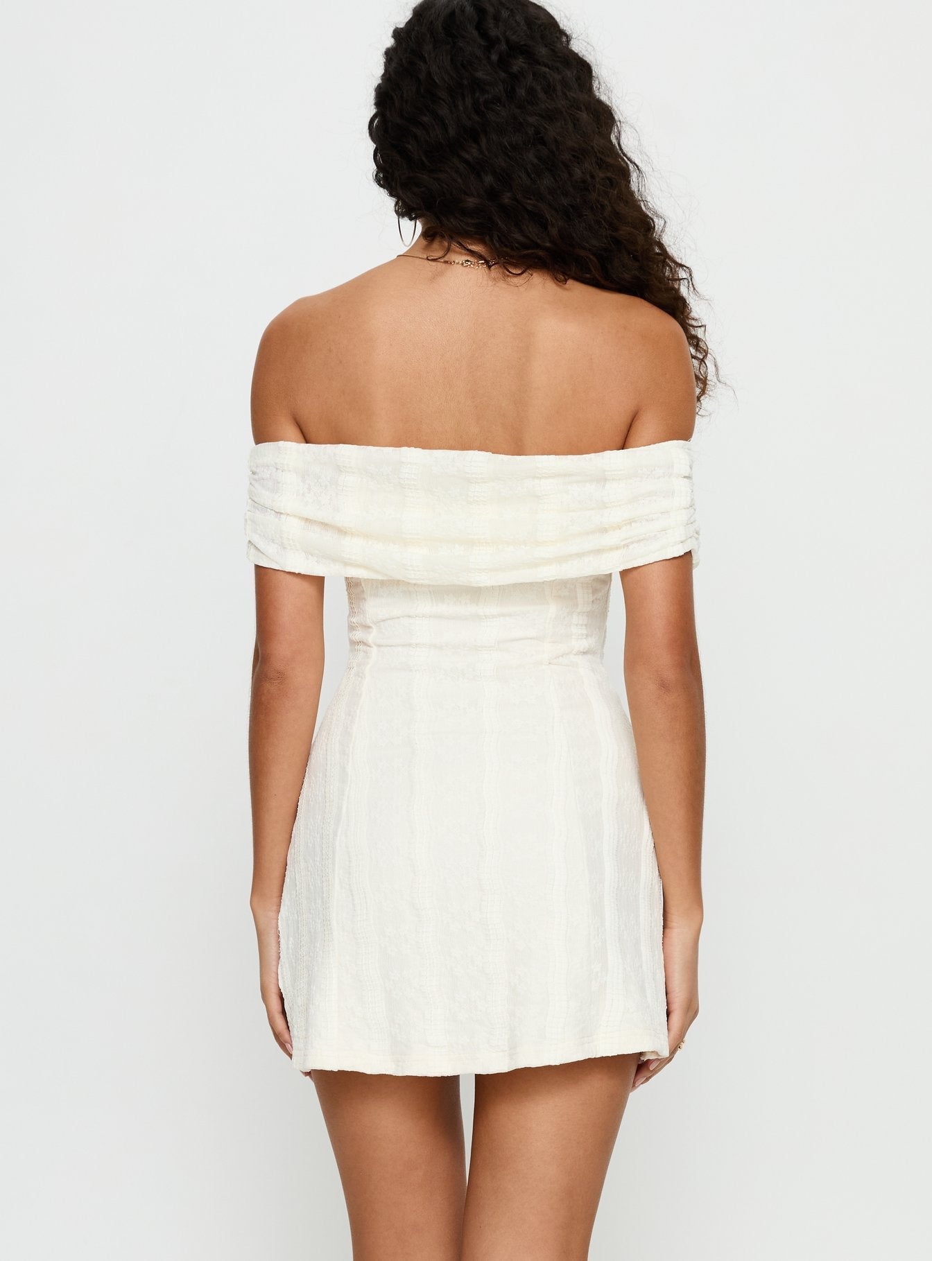 Krem Renk Off-Shoulder Mini Elbise