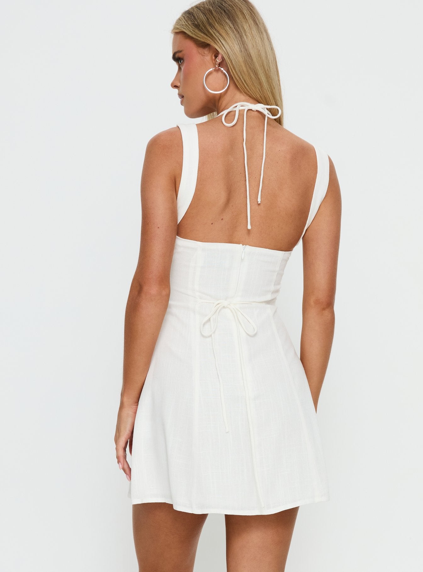 Beyaz Kourtnae Halter Mini Elbise