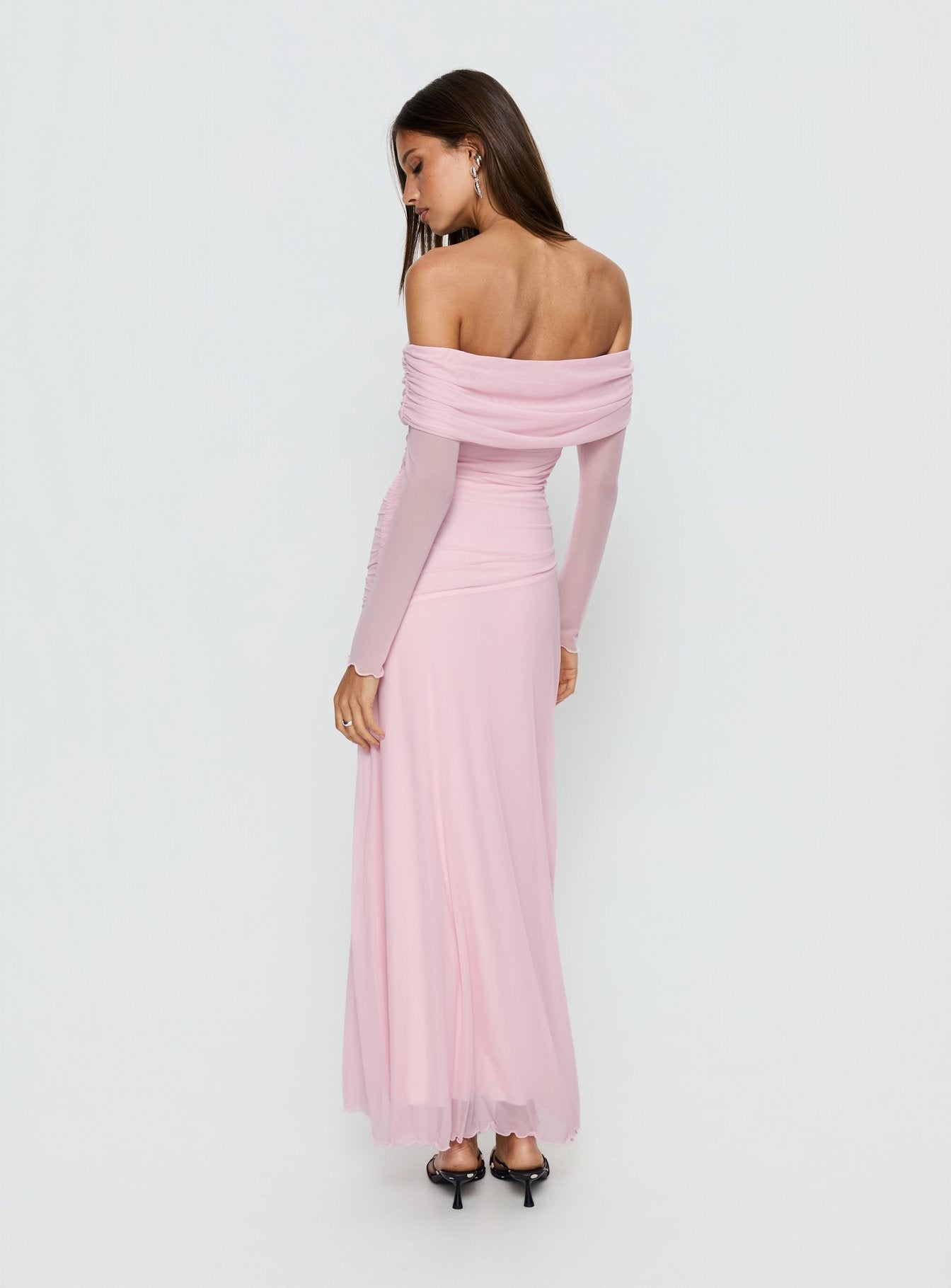 Emorissa Yumuşak Pembe Off-Shoulder Uzun Maxi Elbise