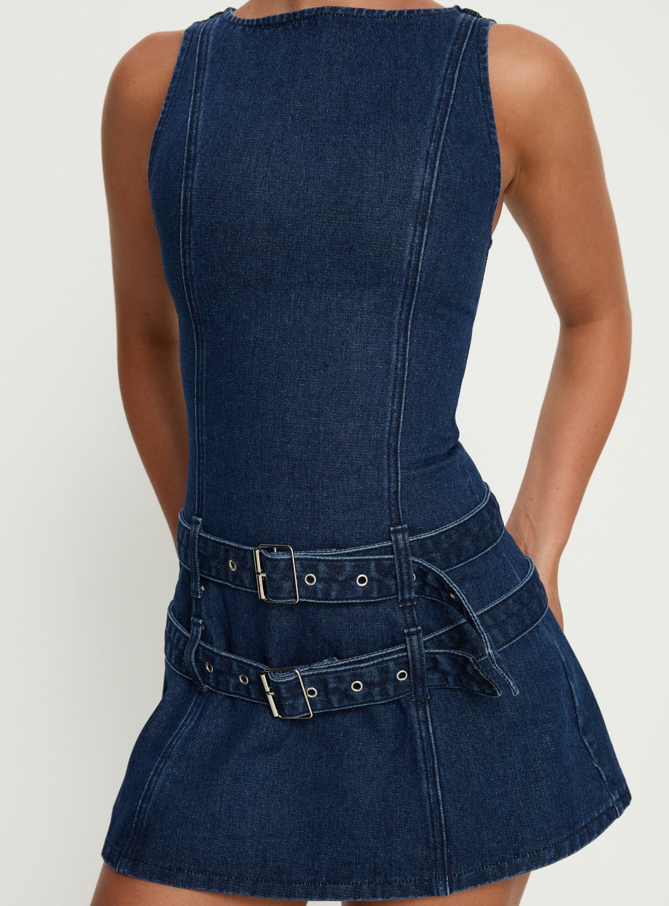 Kainer Koyu Mavi Yıkamalı Tokalı Denim Mini Elbise