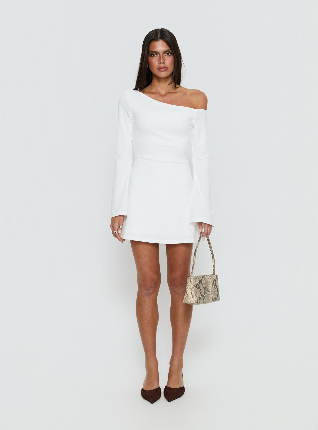 Adrietta Beyaz Uzun Kollu Off Shoulder Mini Elbise
