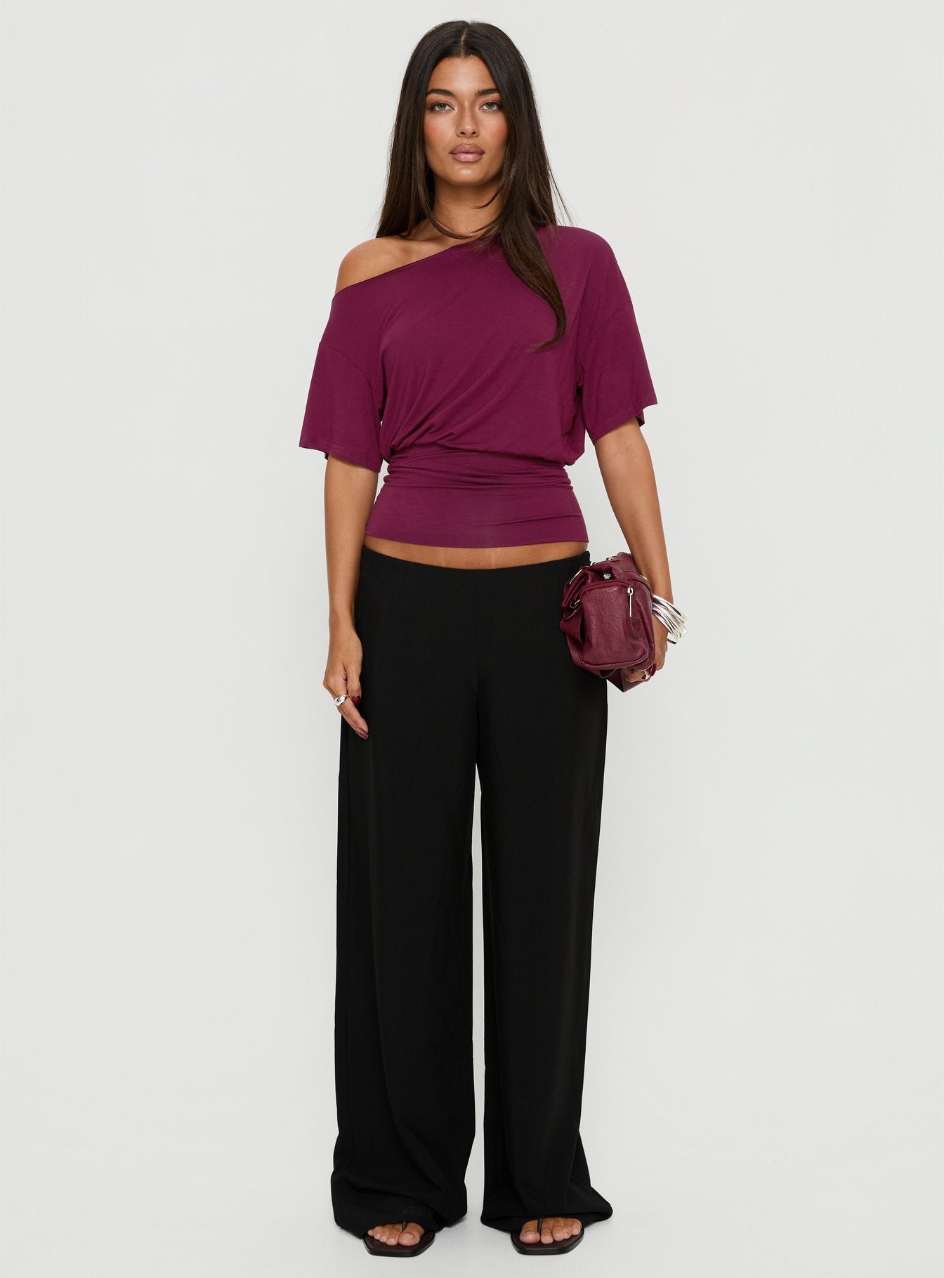 Ashlinn Kiraz Vernik Omuz Açık Drapeli Bluz