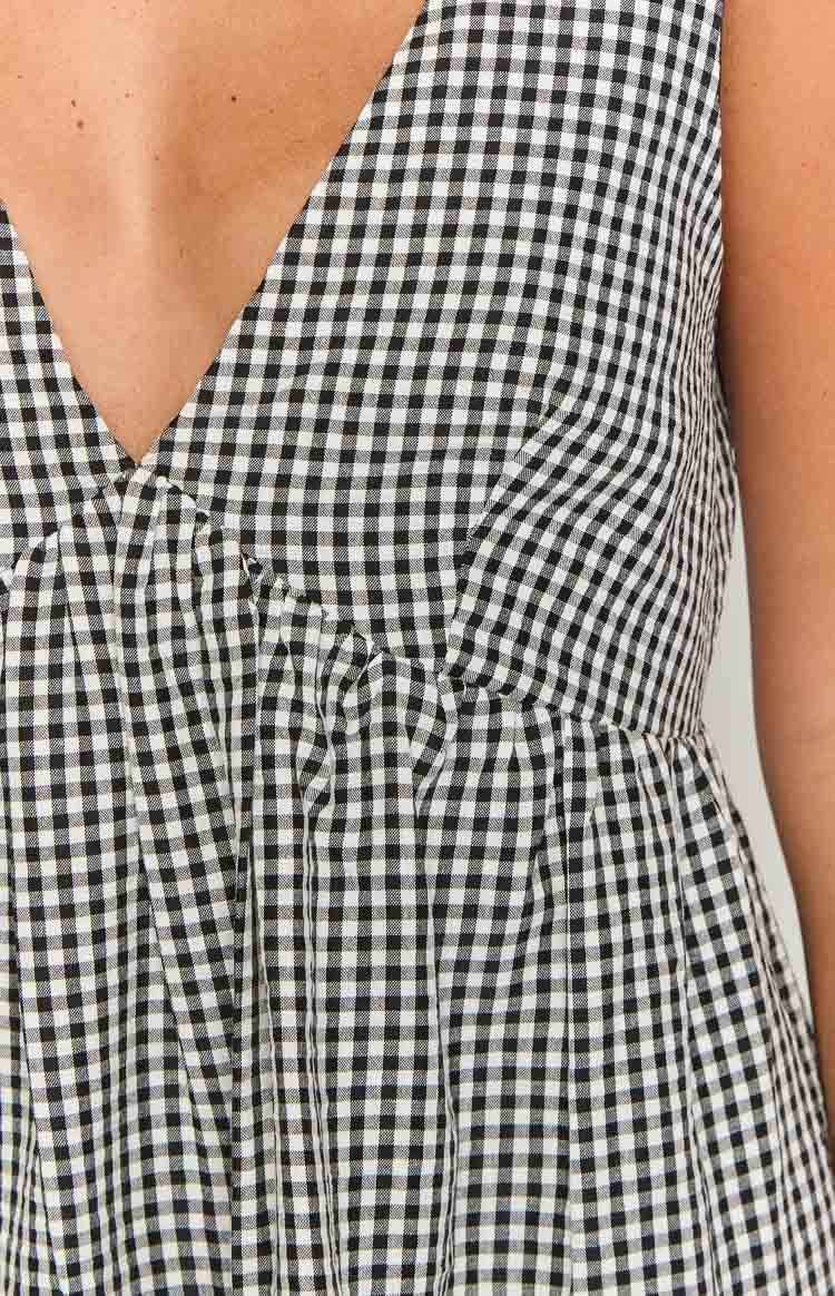 Şık Siyah Gingham Mini Elbise - Melek Kız Tarzı