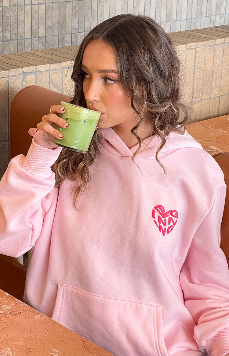 Sevimli Pembe Kapüşonlu Sweatshirt - Rahat ve Şık
