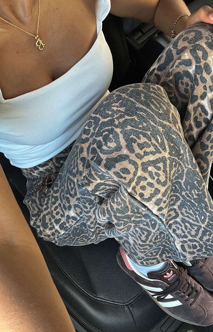 Brunet Leopar Desenli Düz Paça Jean Pantolon