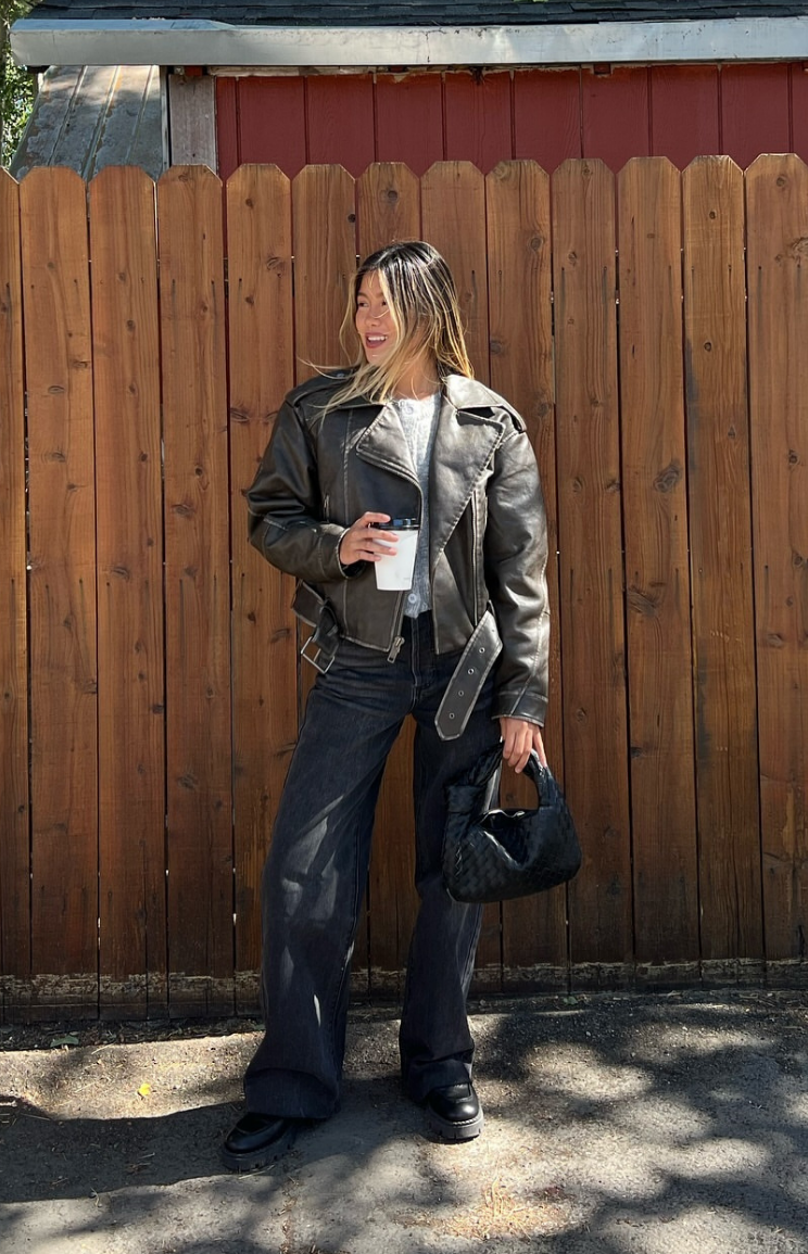 Essie Siyah Düz Paça Jean