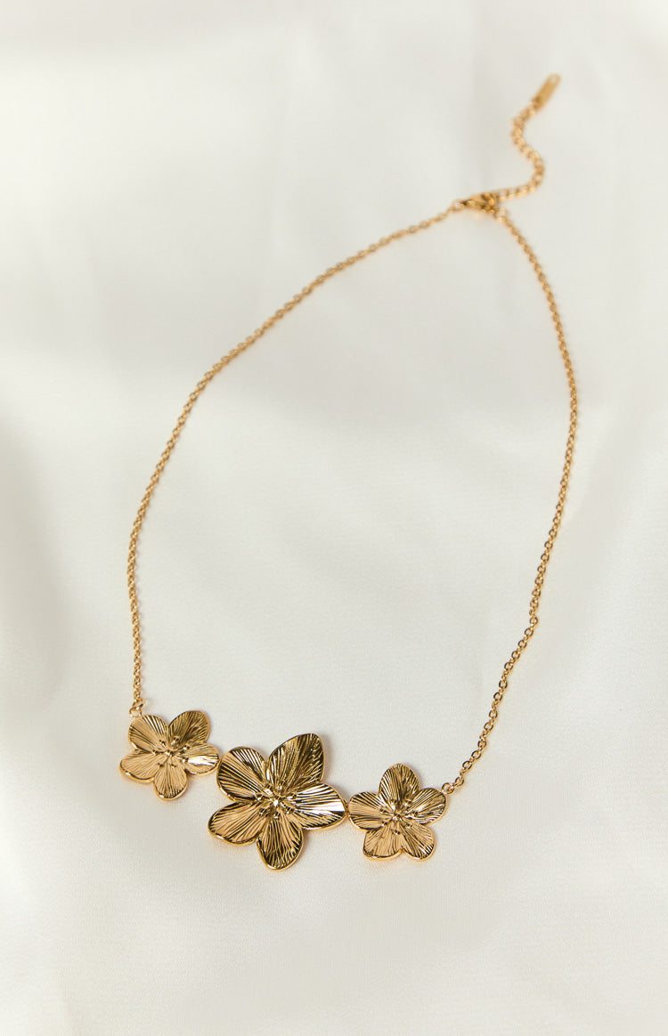 Üçlü Halo Altın Frangipani Kolye