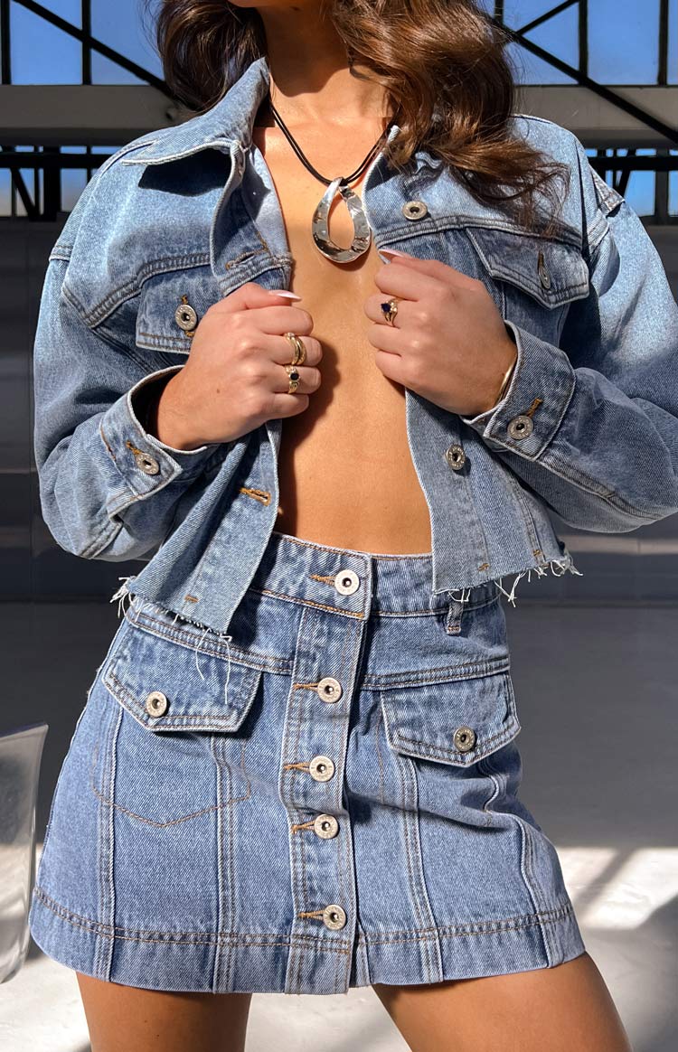 Helena Orta Yıkama Denim Kargo Mini Etek - Şık ve Rahat