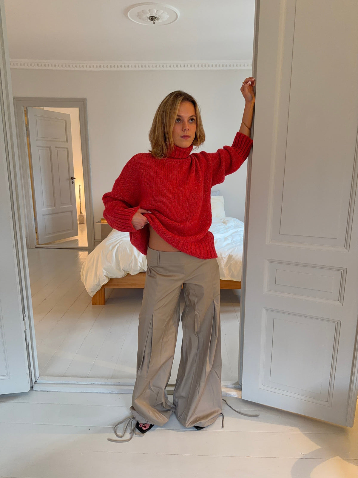Bej Renk Çekmeli Alia Pantolon