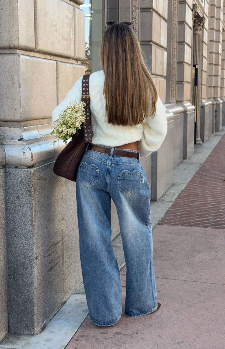 Aşıklar Yolu Orta Yıkama Denim Kalp Cep Salaş Jean