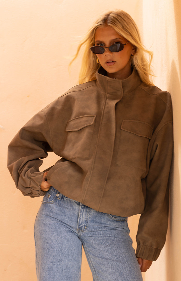 Sapna Kahverengi Oversized Funnel Neck Süet Ceket