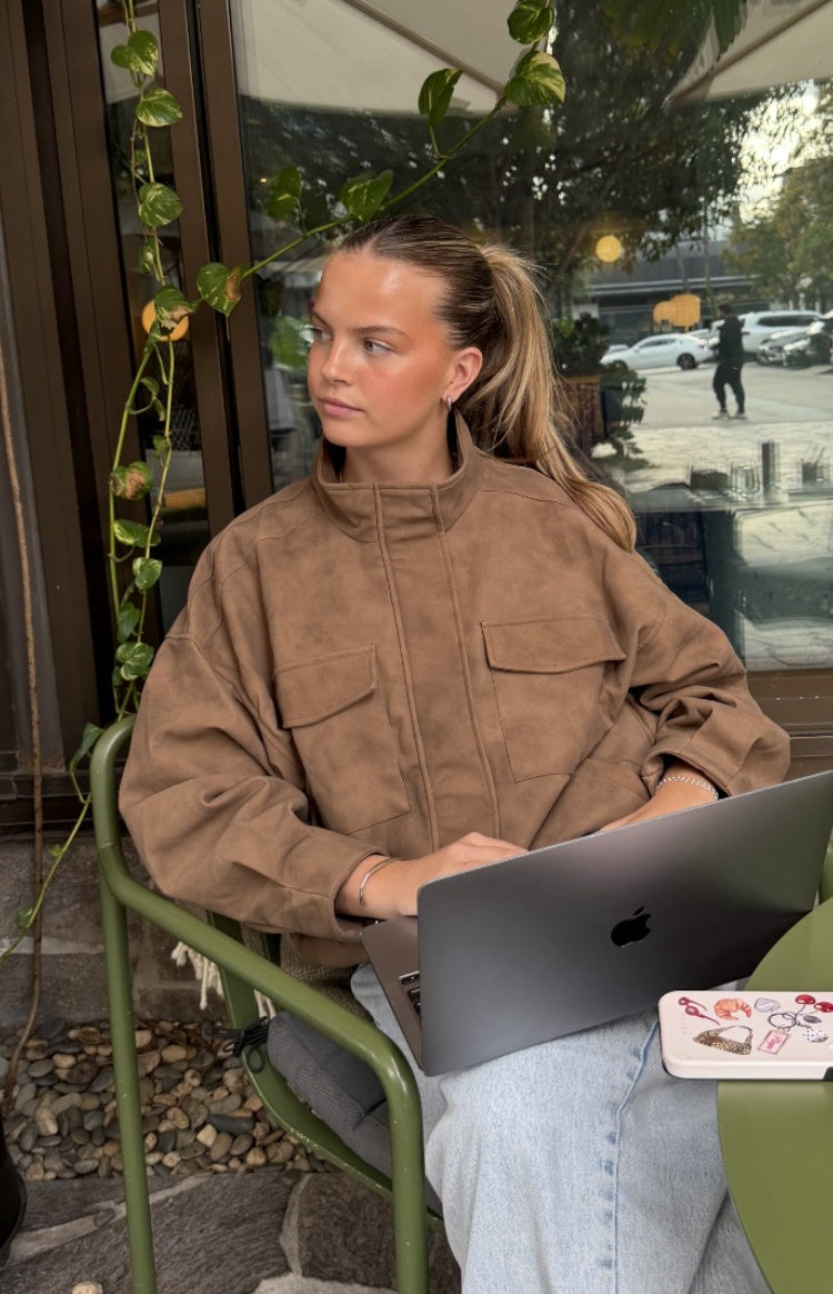 Sapna Kahverengi Oversized Funnel Neck Süet Ceket