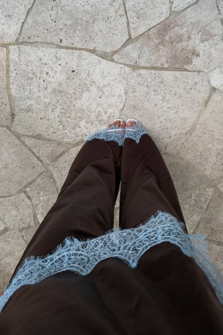 Şirley Dantel Detaylı Kahverengi Saten Pantolon
