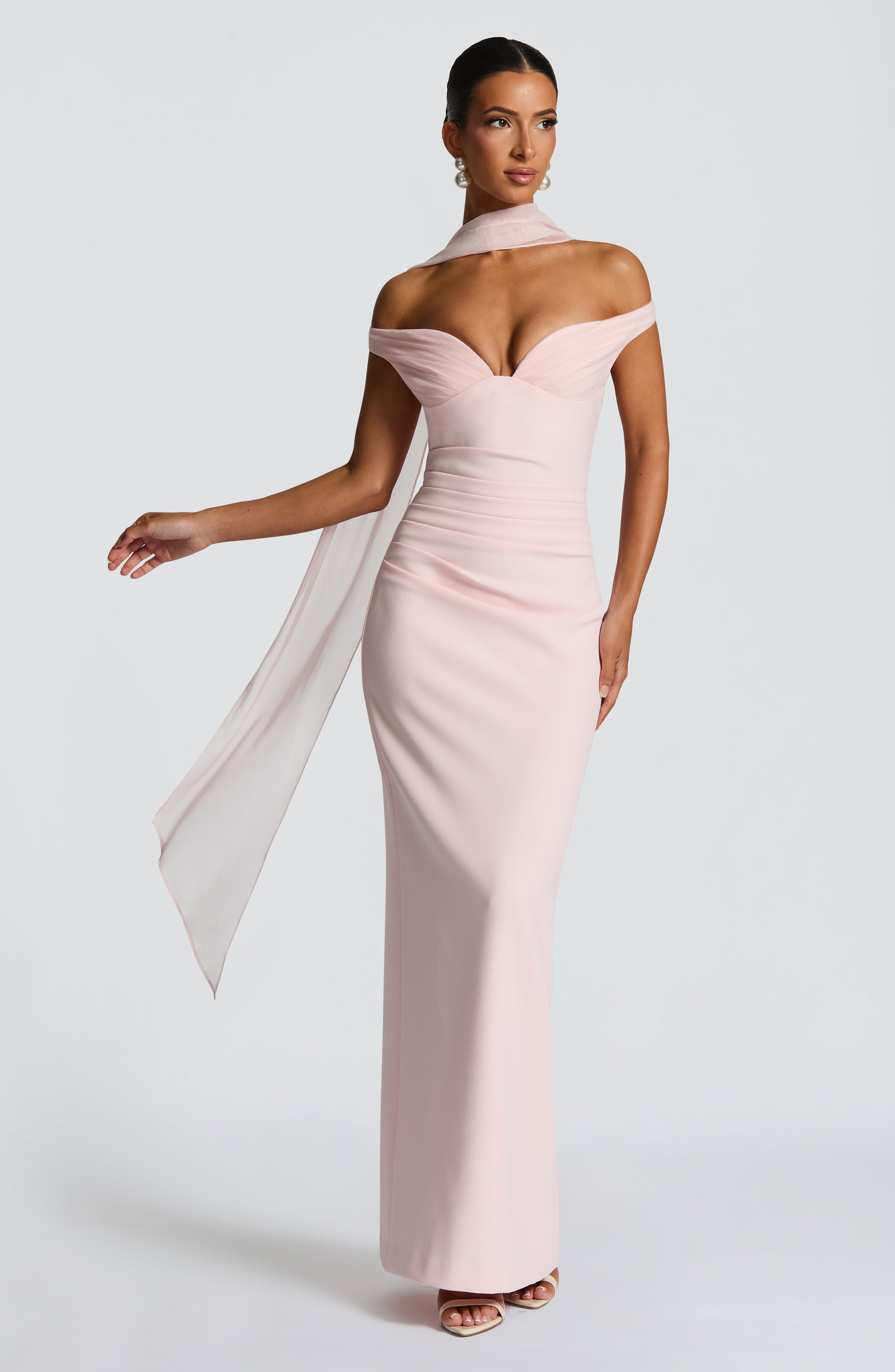 Abigail Pembe Maxi Elbise
