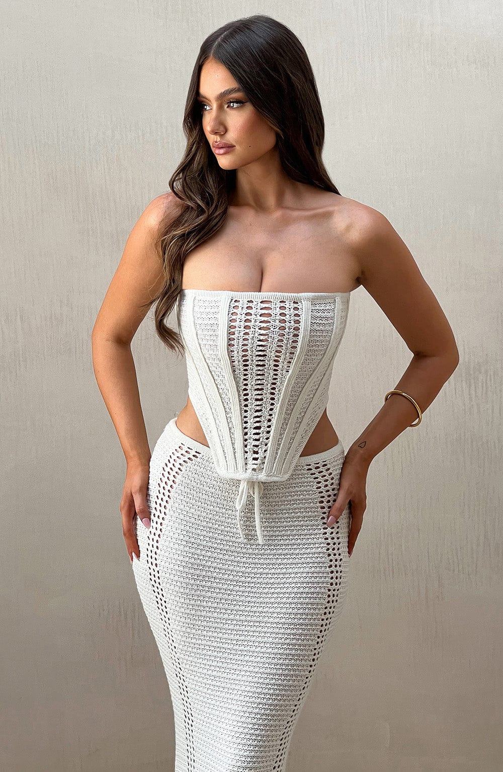 Carly Beyaz Korse