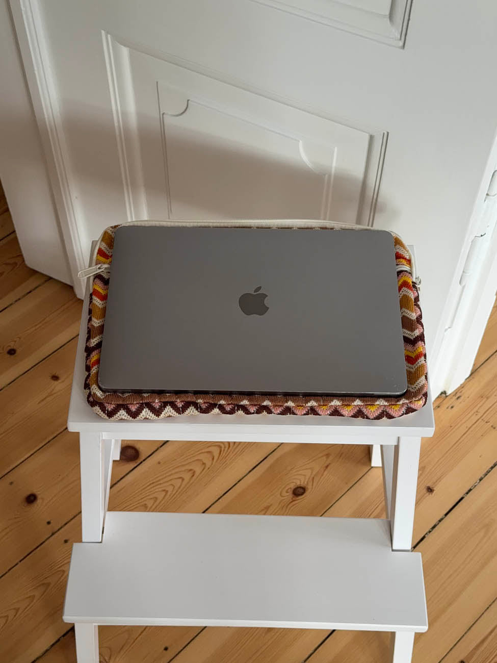 Çok Renkli Desenli Laptop Kılıfı