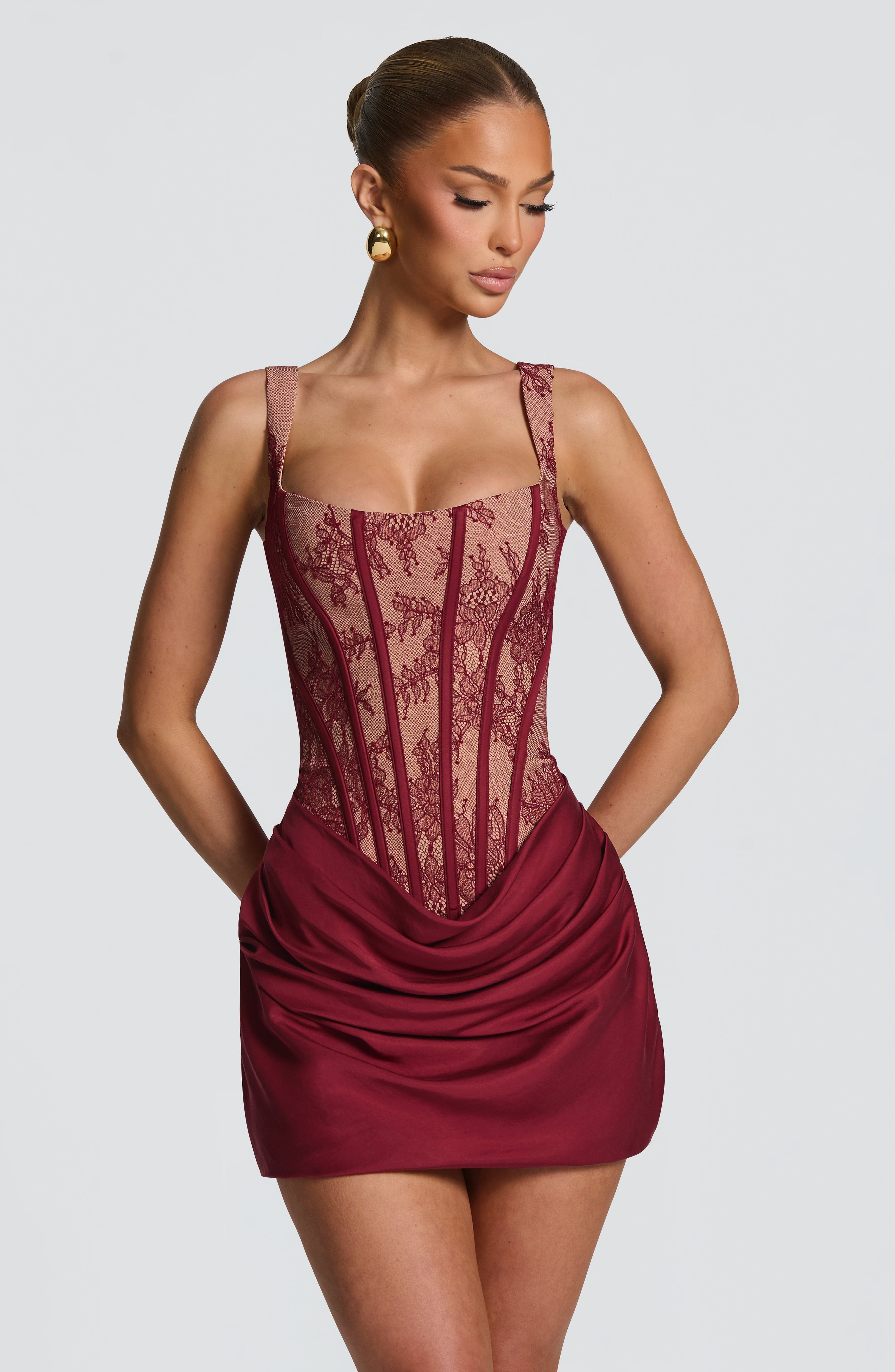 Bordo Dantel Detaylı Cornelia Mini Elbise