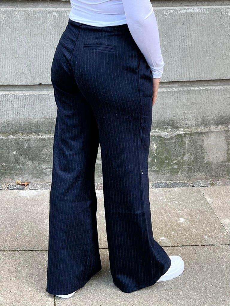 Amalia Lacivert Çizgili Pantolon