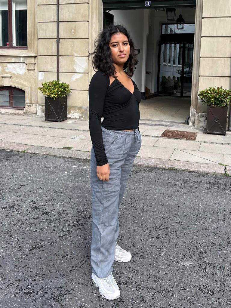 Aino Gri Keten Pantolon