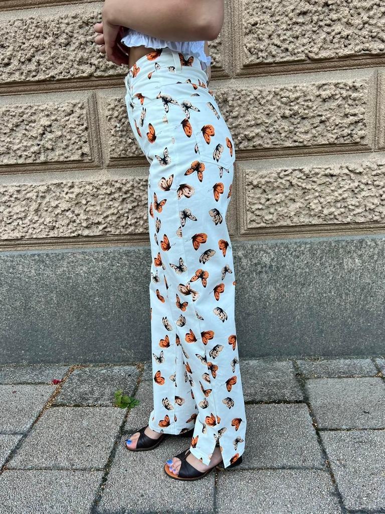 Felicia Brundin – Kelebek Desenli Pantolon