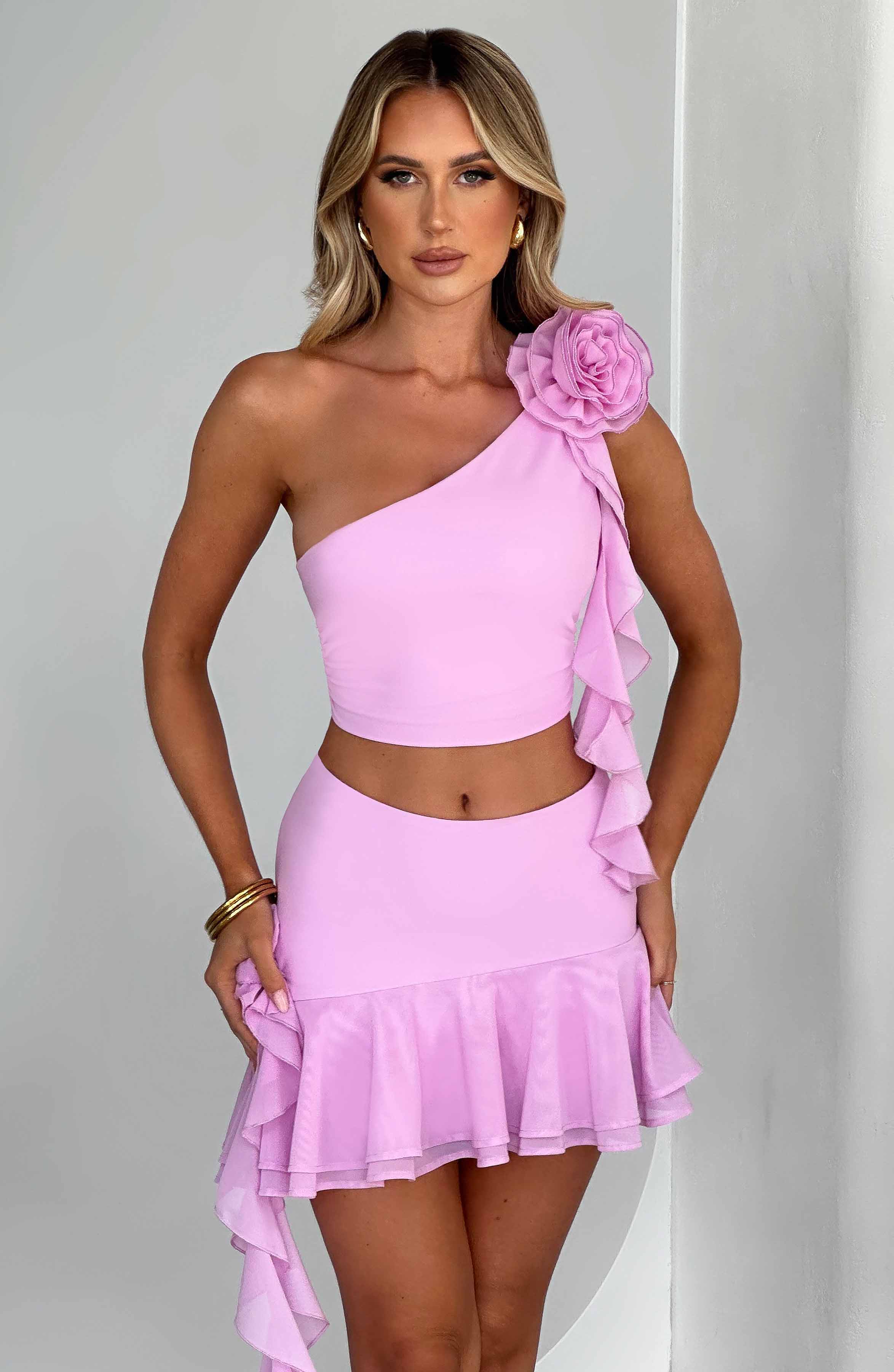 Pembe Daina Üst