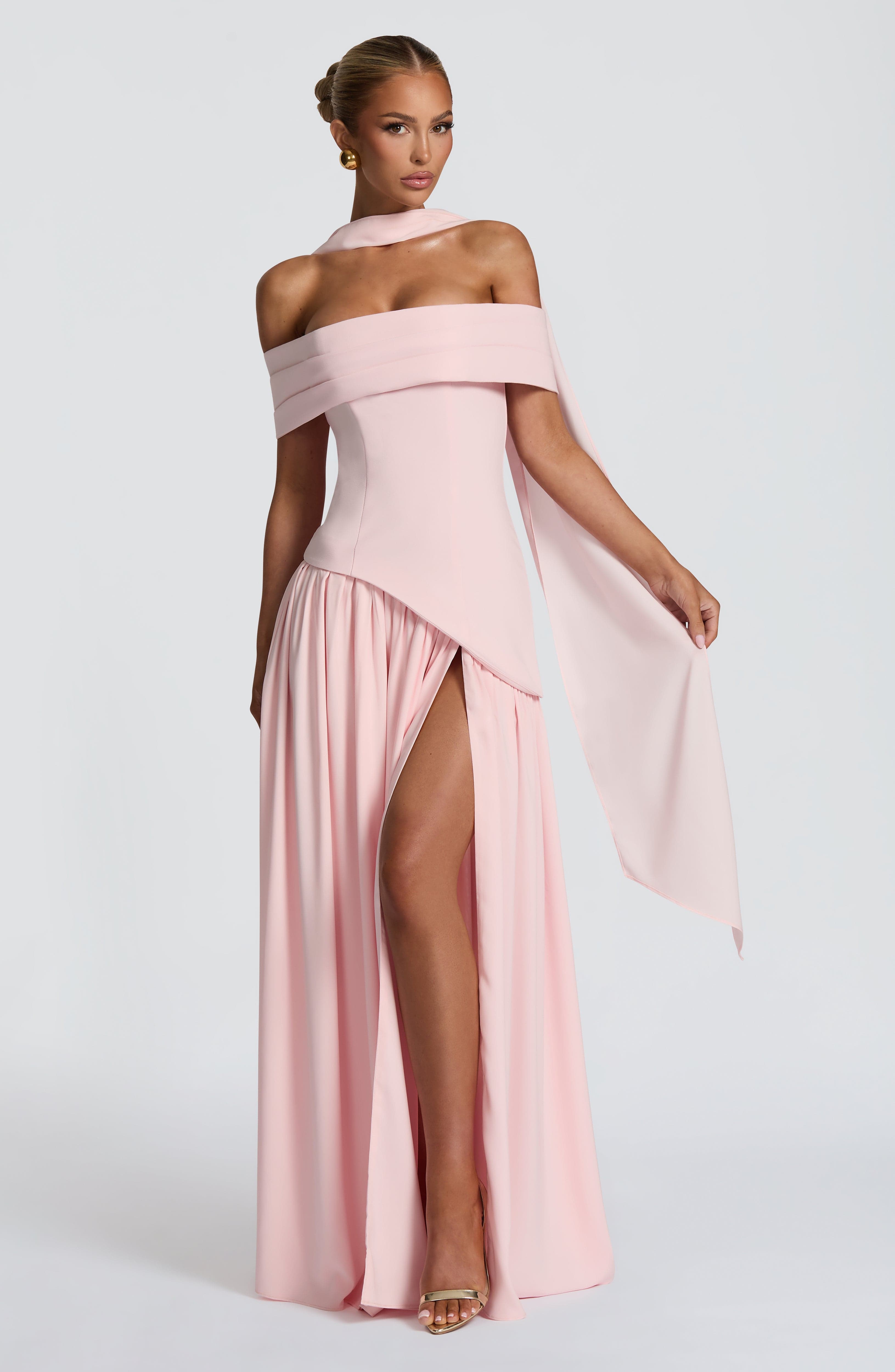 Delilah Pembe Maxi Elbise