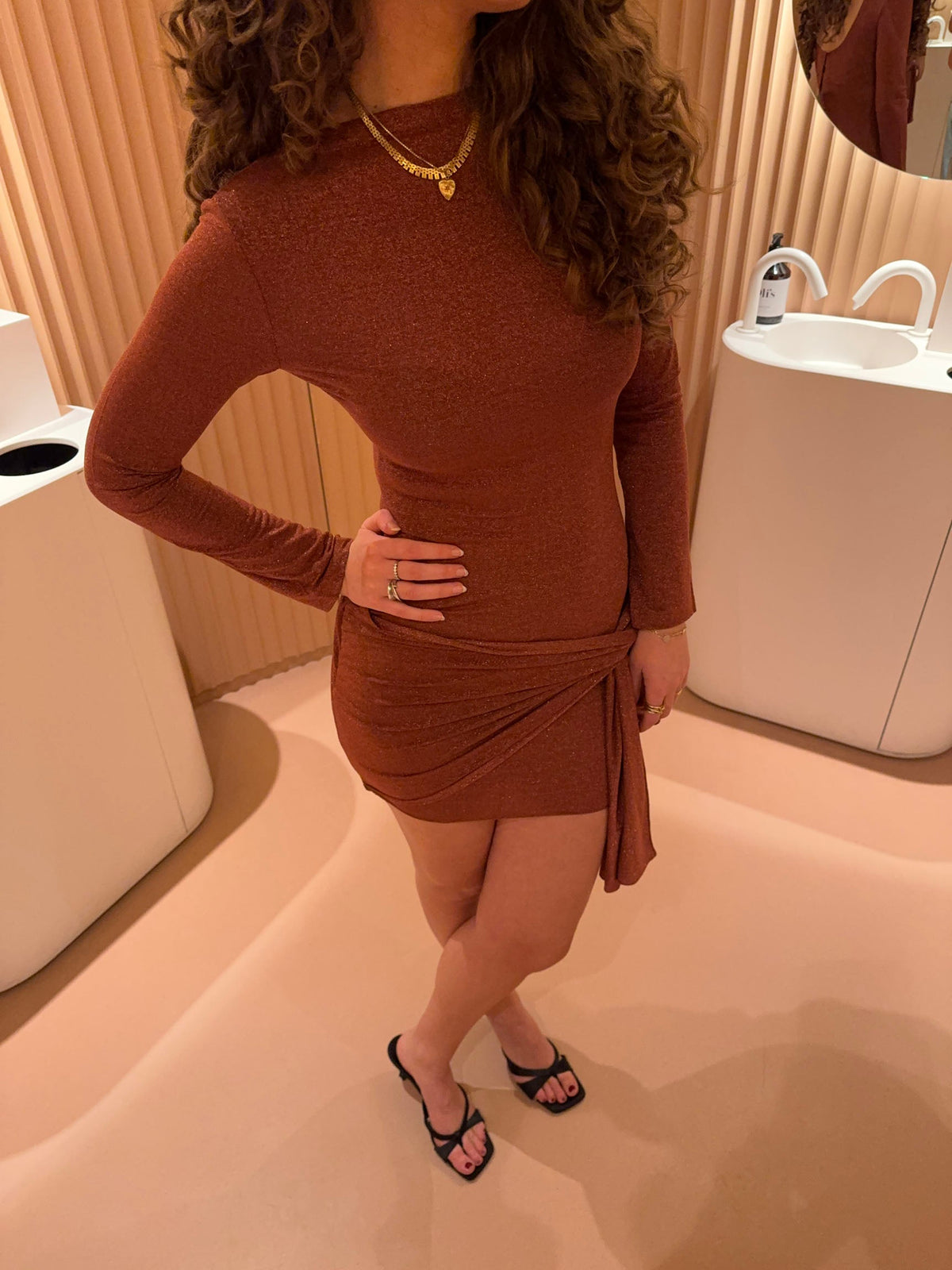 Bronz Sarma Detaylı Dithea Elbisesi