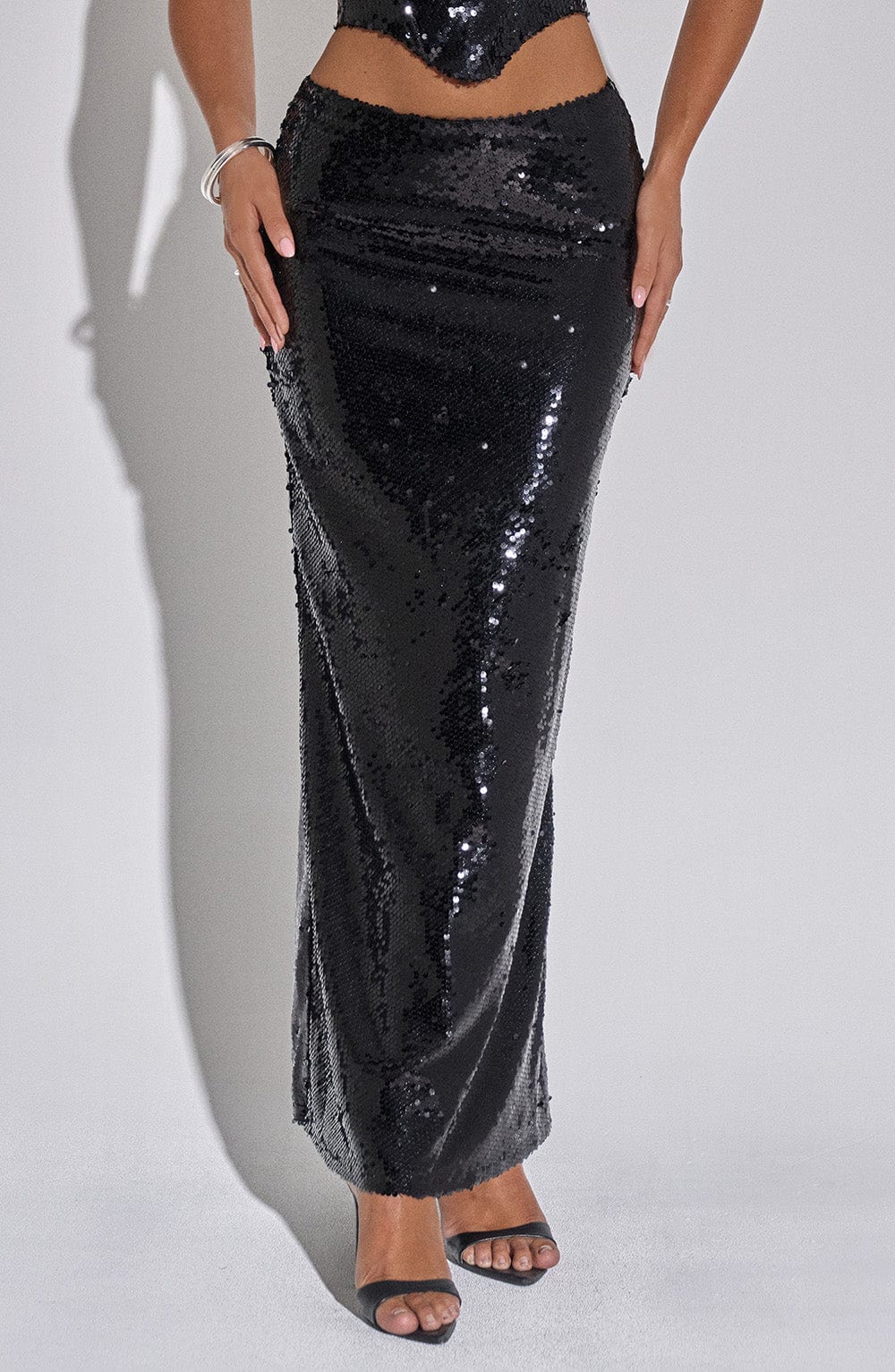 Larisa Siyah Maxi Etek