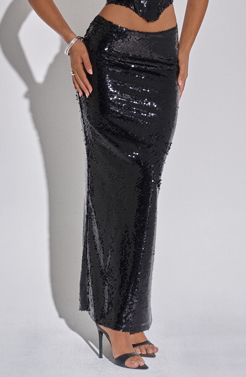 Larisa Siyah Maxi Etek