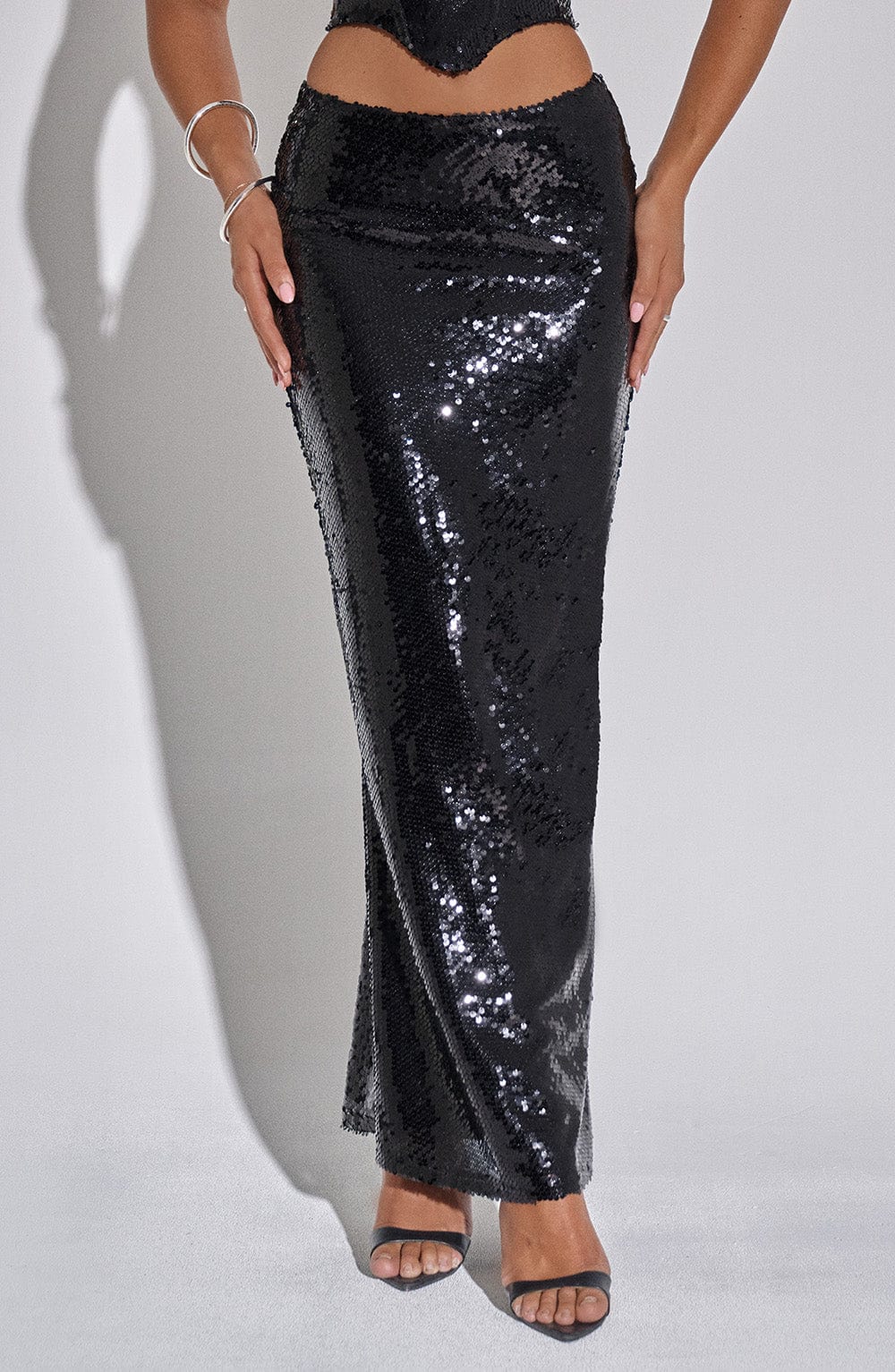Larisa Siyah Maxi Etek