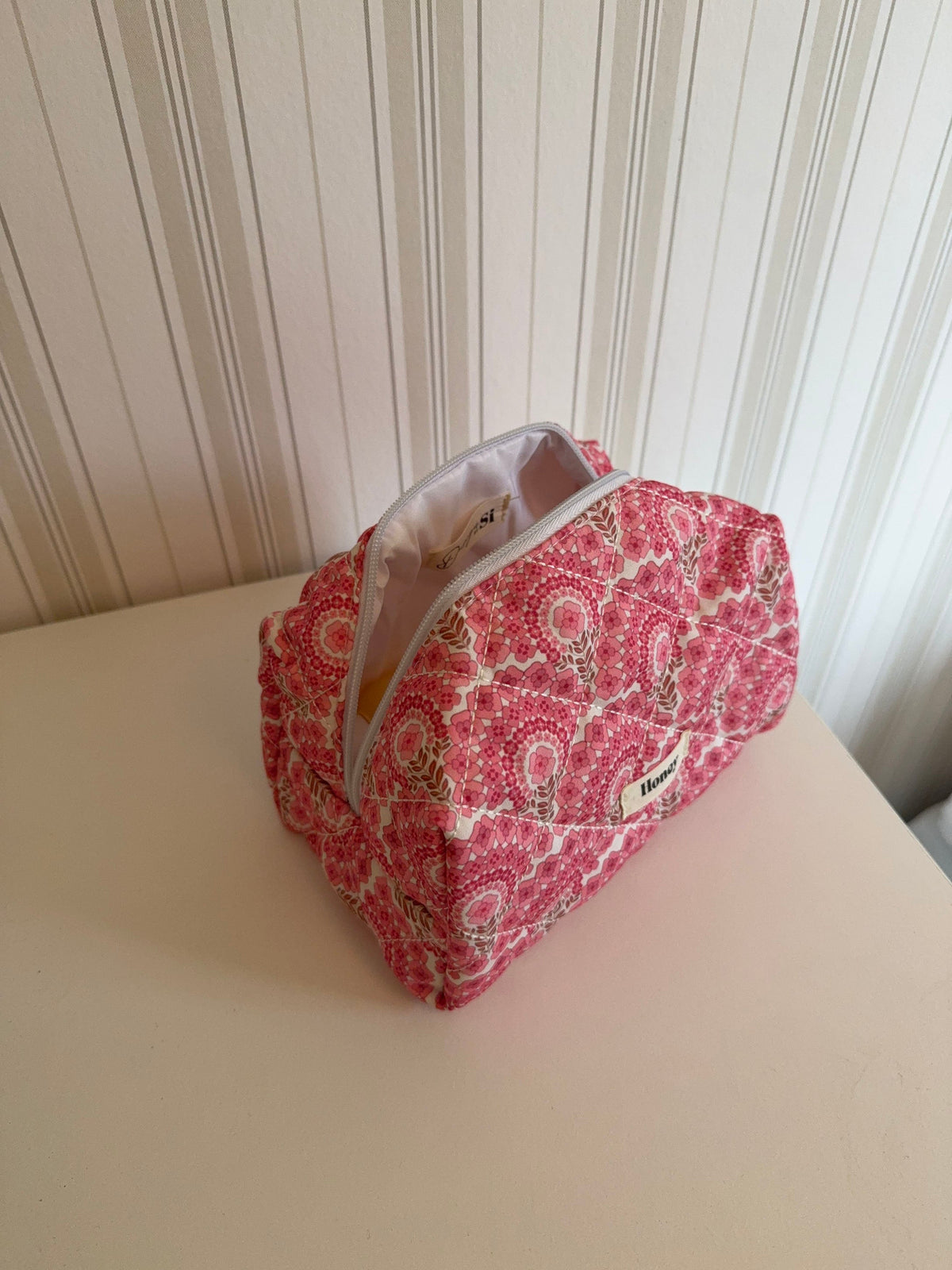 Pembe Baskılı Küçük Kişisel Bakım Çantası