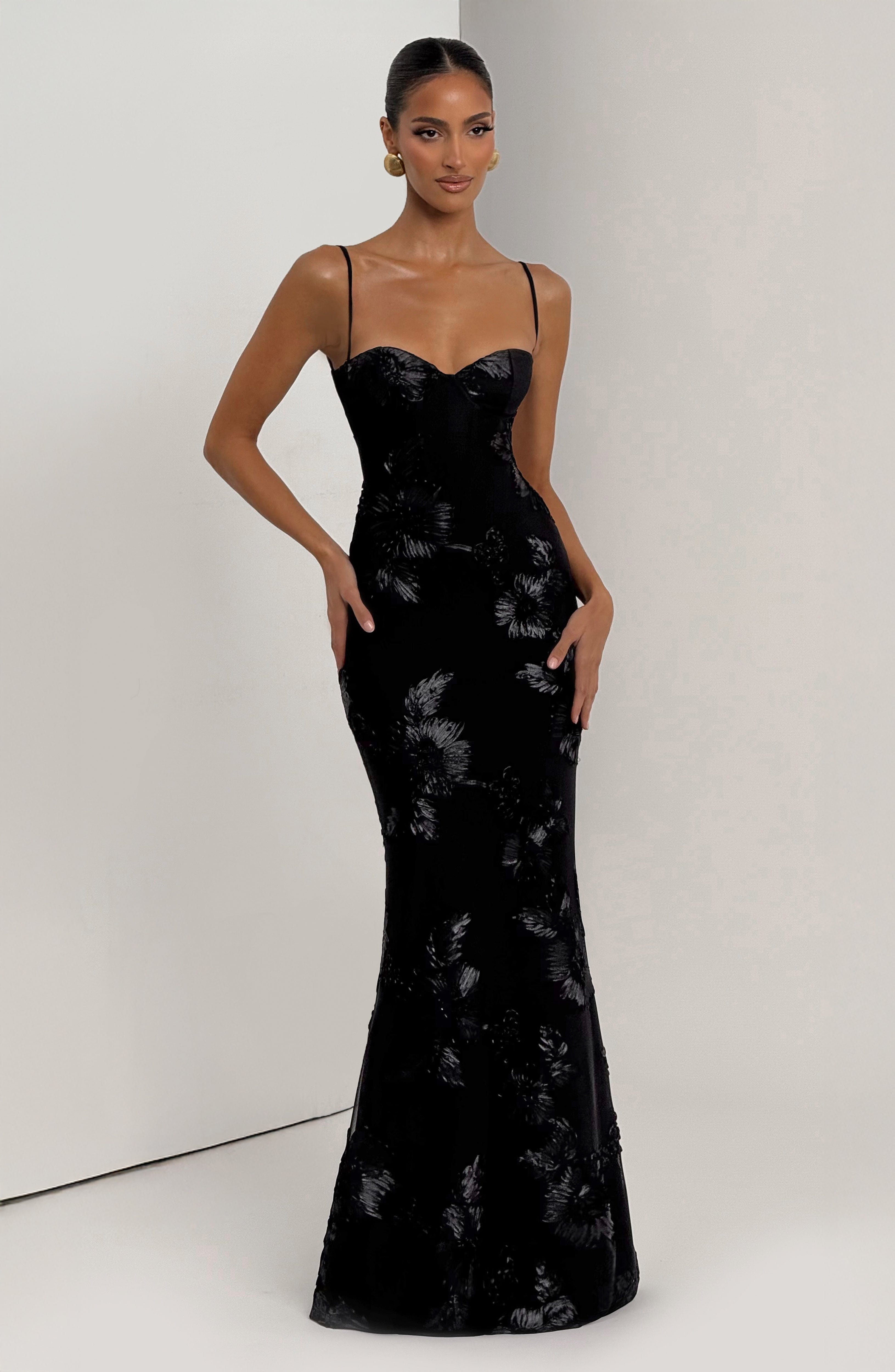 Nefertiti Maxi Siyah Elbise