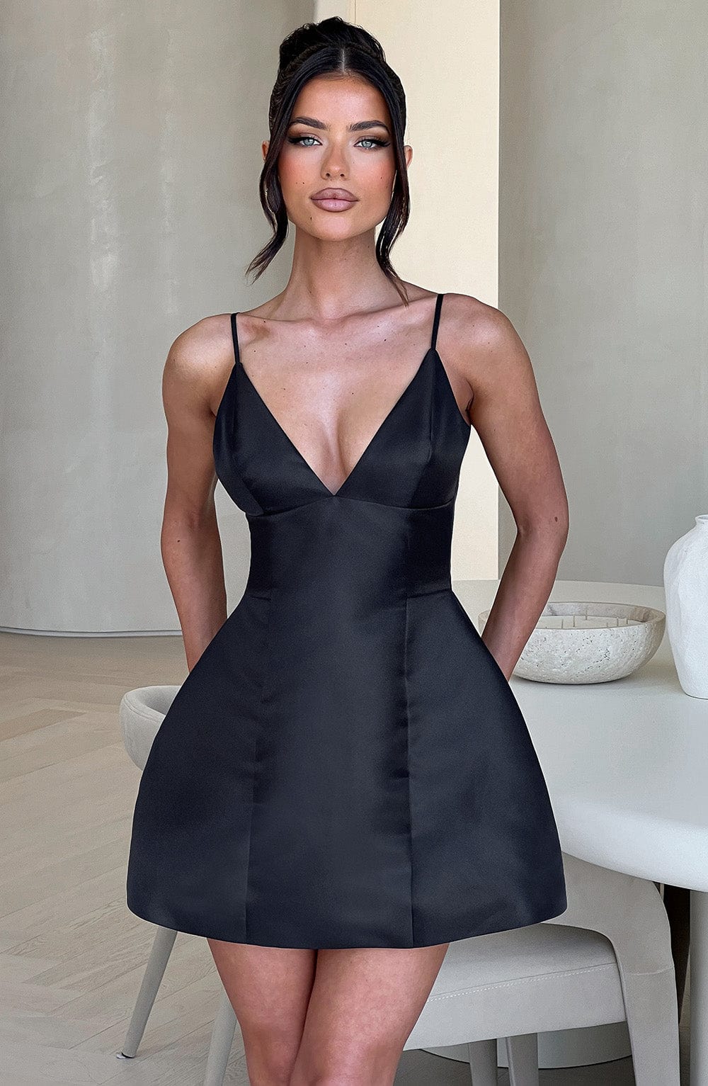 Nicole Mini Siyah Elbise