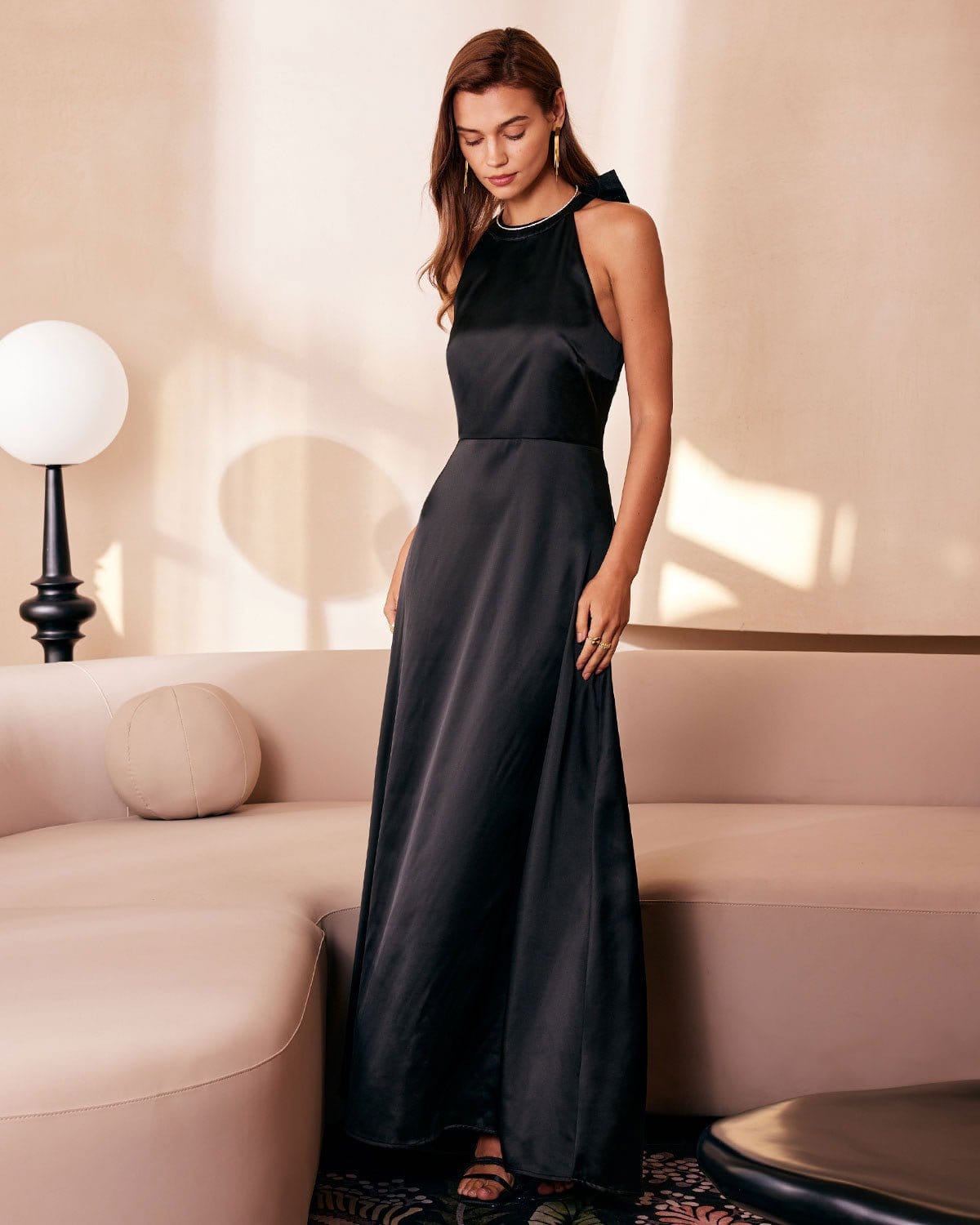 Siyah Halter Fiyonk Kesim Maxi Elbise