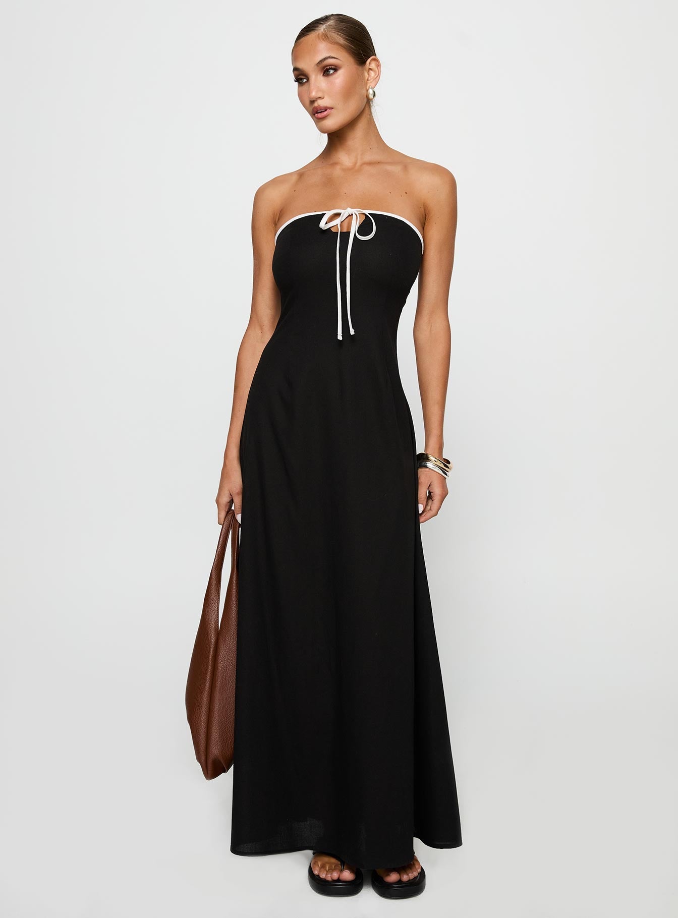 Straplez Siyah Maxi Elbise
