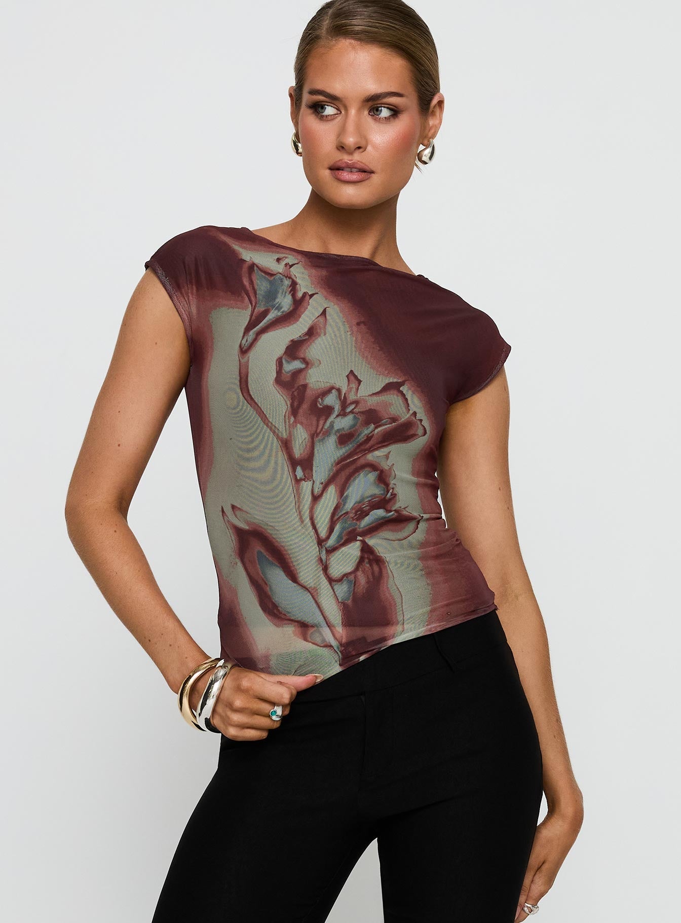 Kahverengi Nova Üst