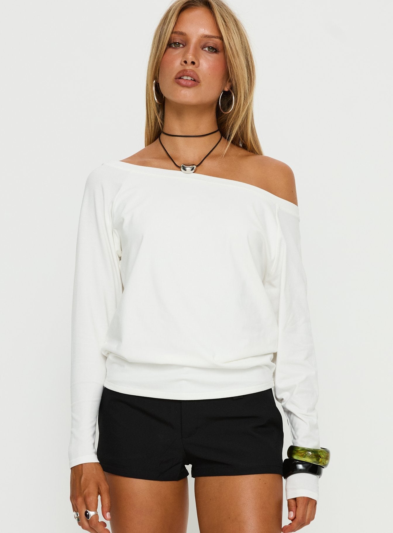 İkonik Bebek Off Shoulder Beyaz Uzun Kollu Bluz