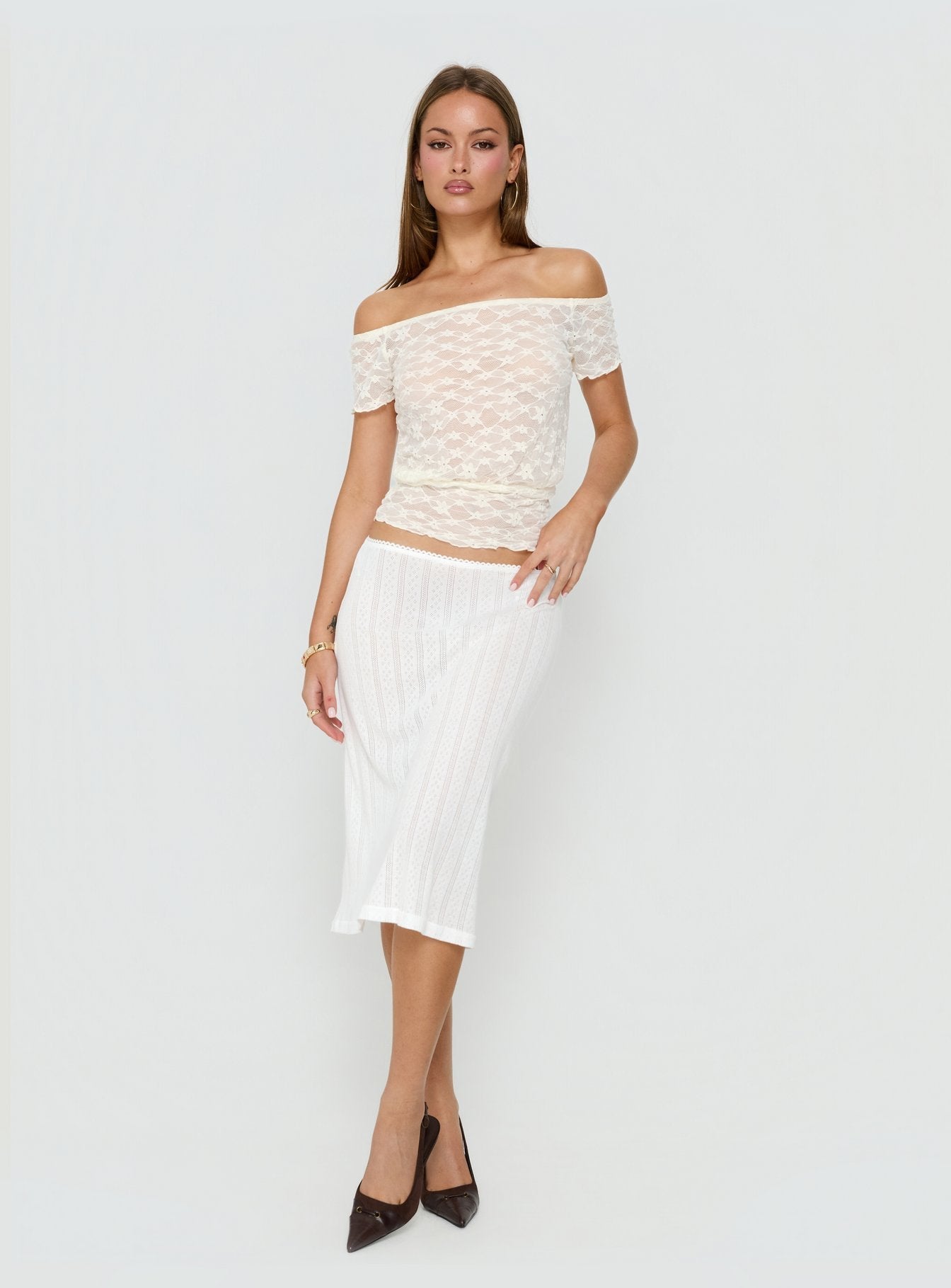 Korrine Dantel Detaylı Krem Off-Shoulder Bluz